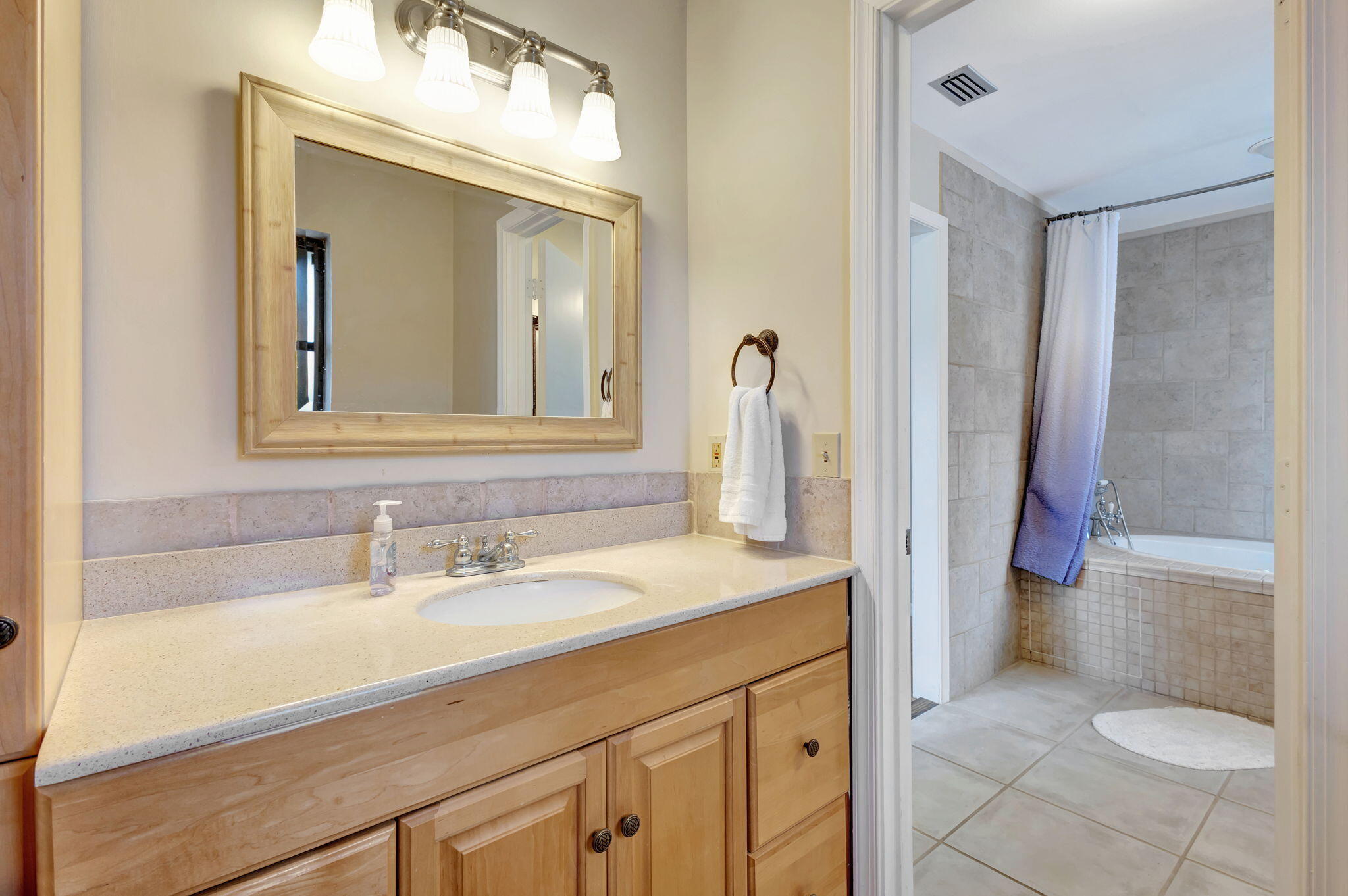 LANAIR PARK - Residential Lease