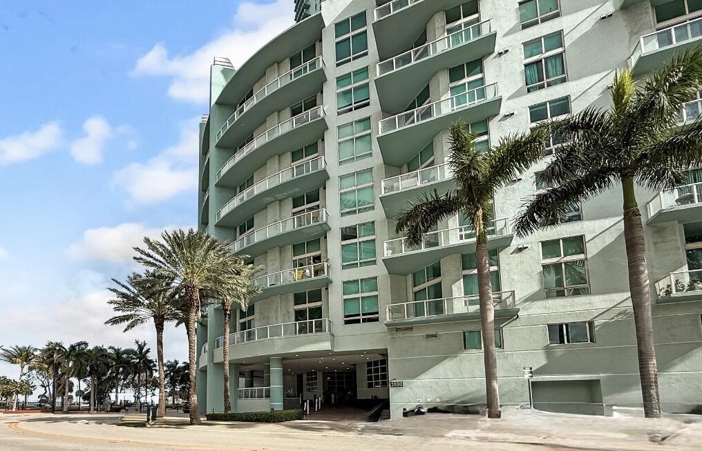 QUANTUM ON THE BAY CONDO NO 1 - Residential Lease