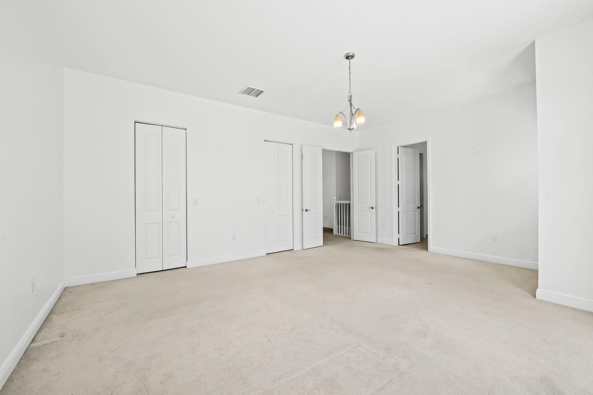 SAWGRASS LAKES - Residential