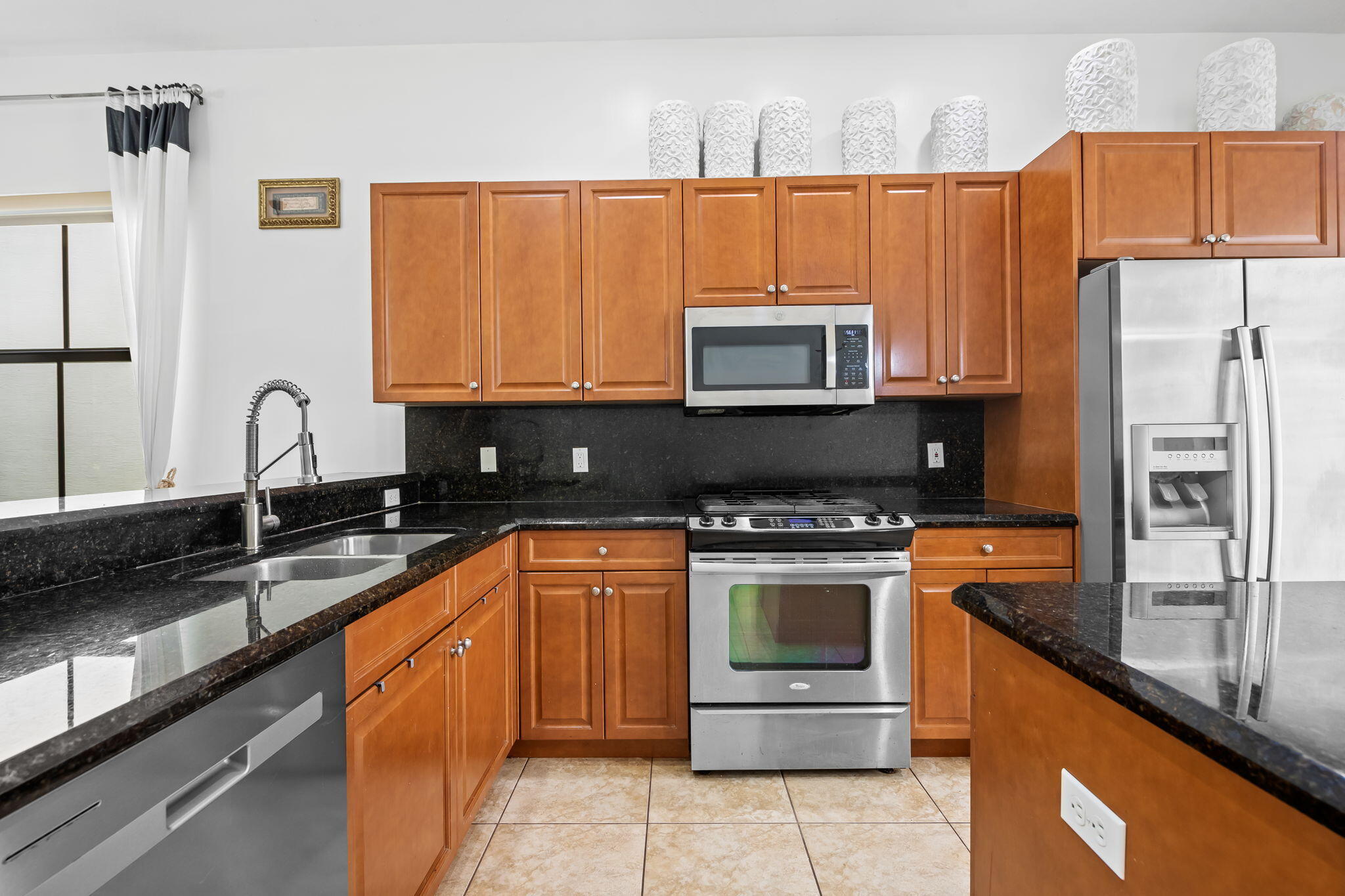 SAWGRASS LAKES - Residential