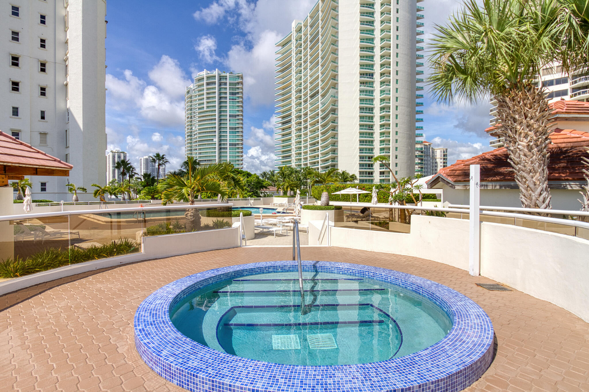 THE LANDMARK CONDO - Residential