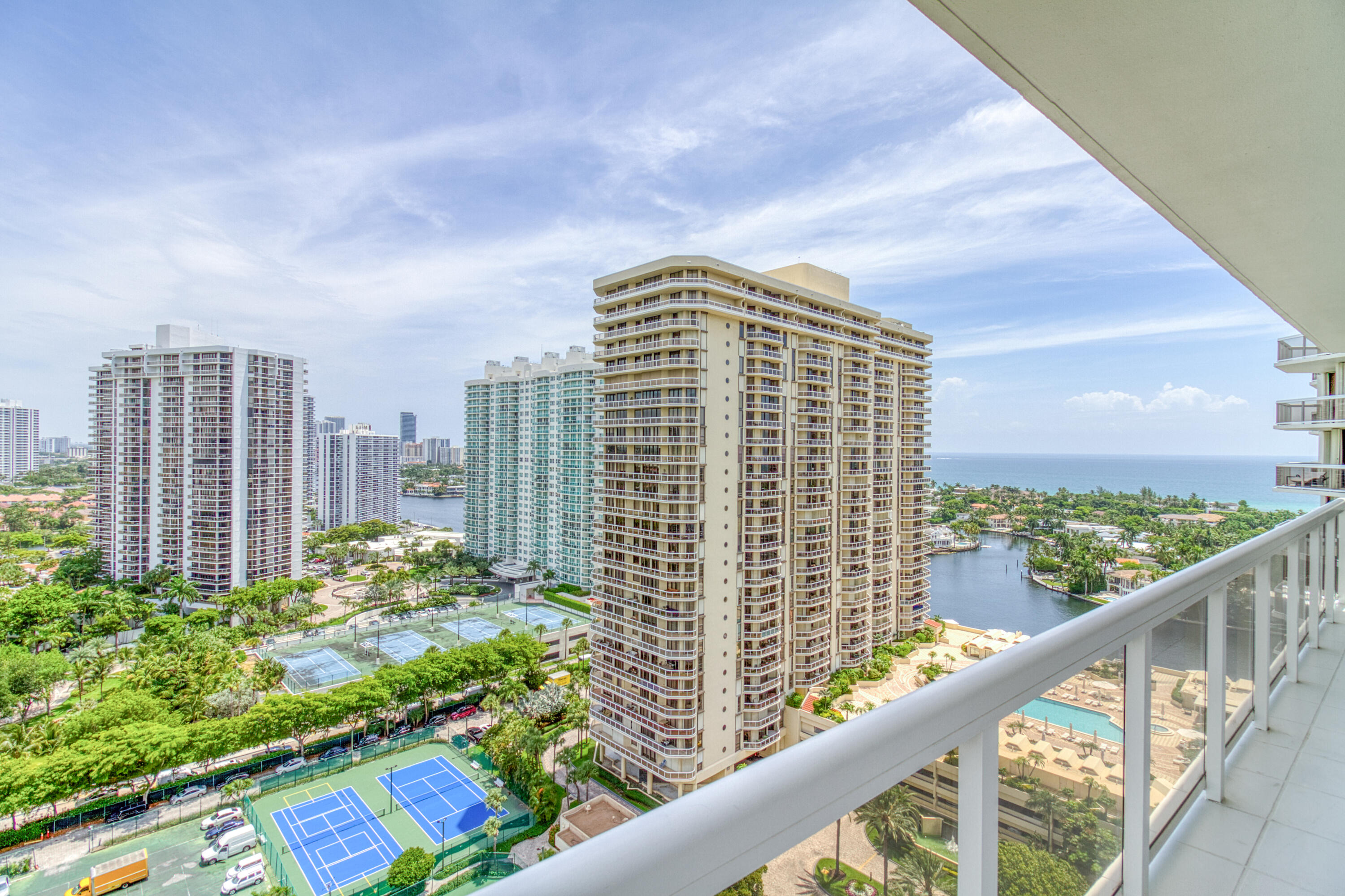 THE LANDMARK CONDO - Residential