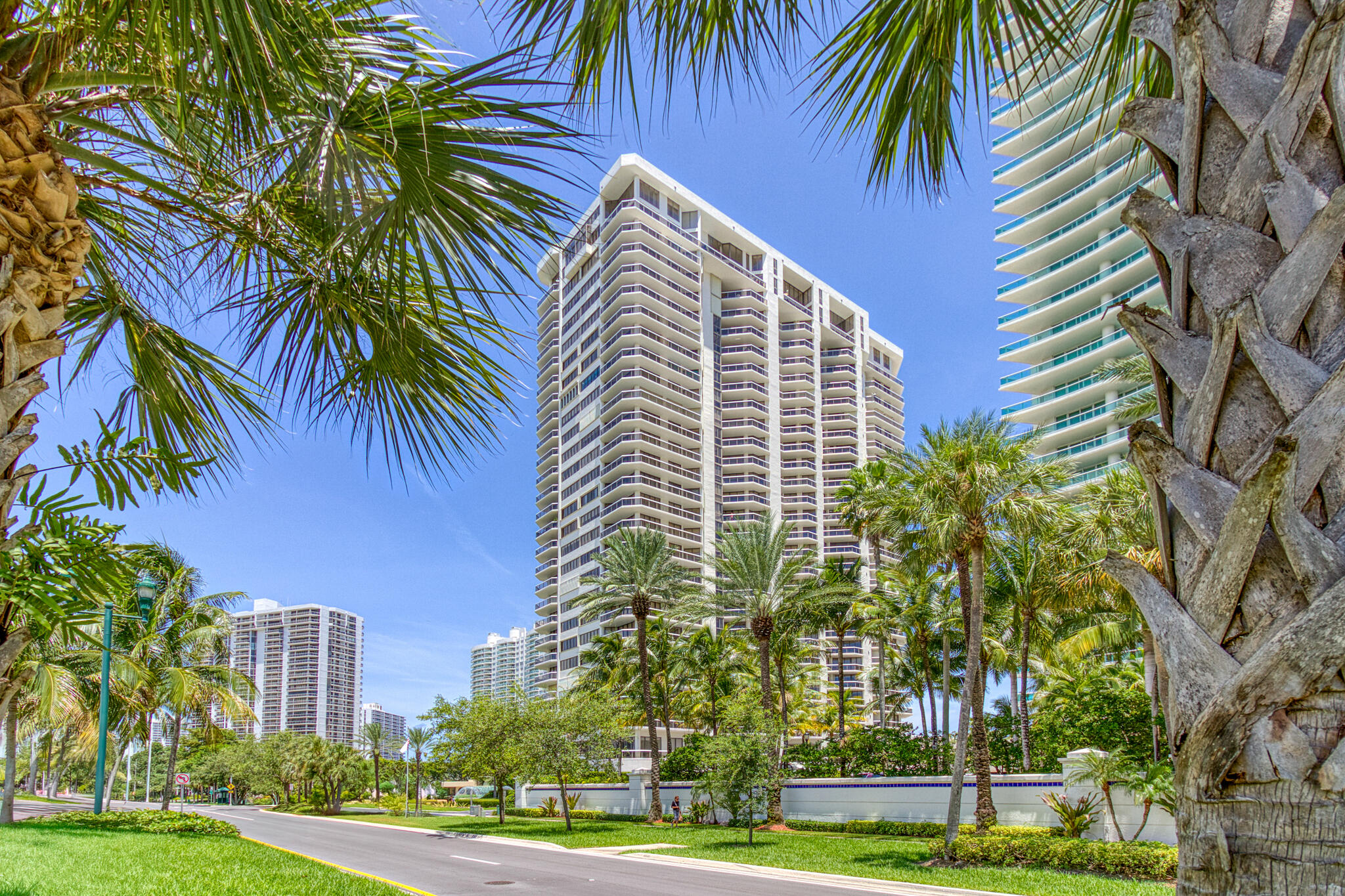 THE LANDMARK CONDO - Residential