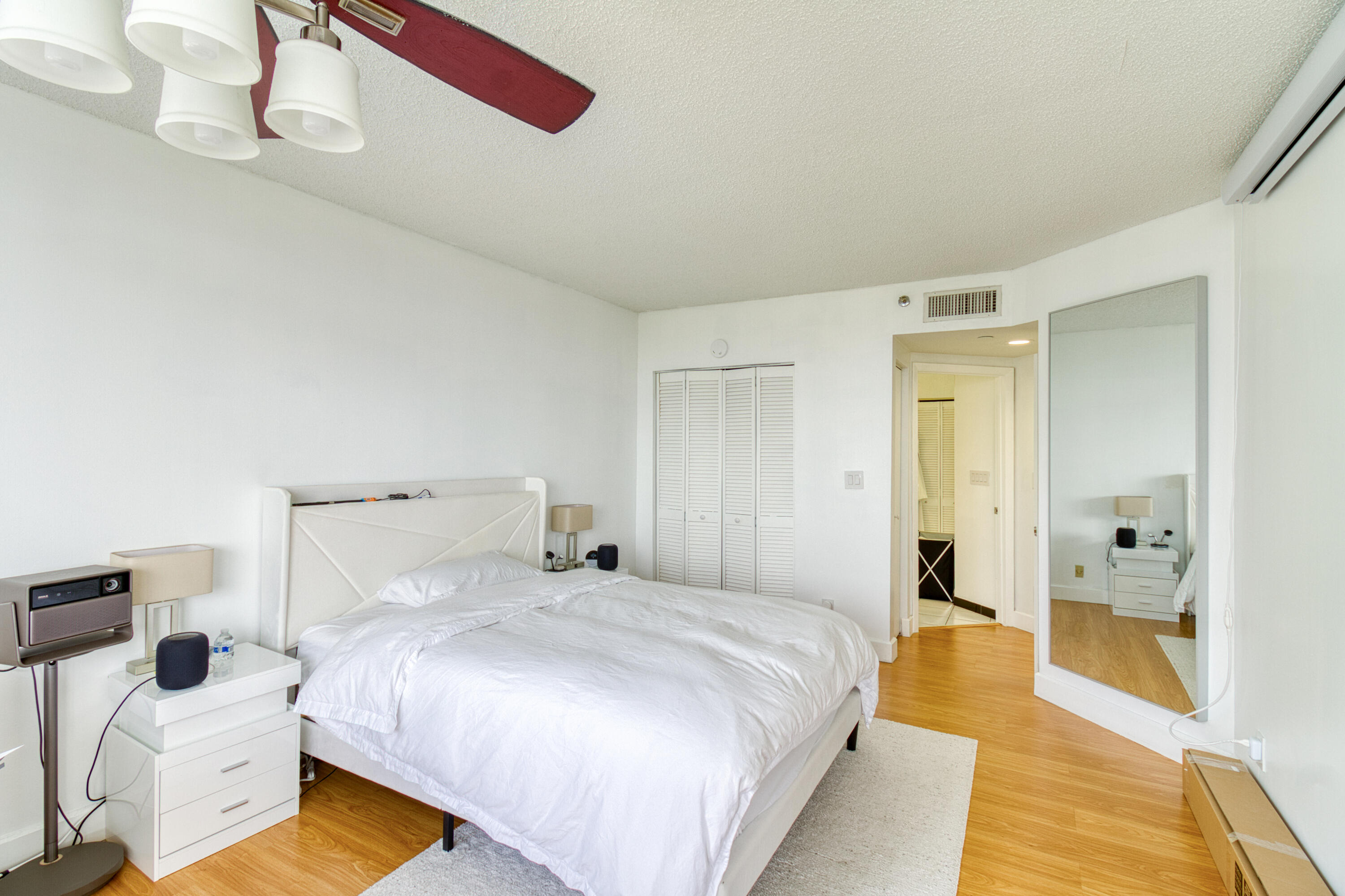 THE LANDMARK CONDO - Residential