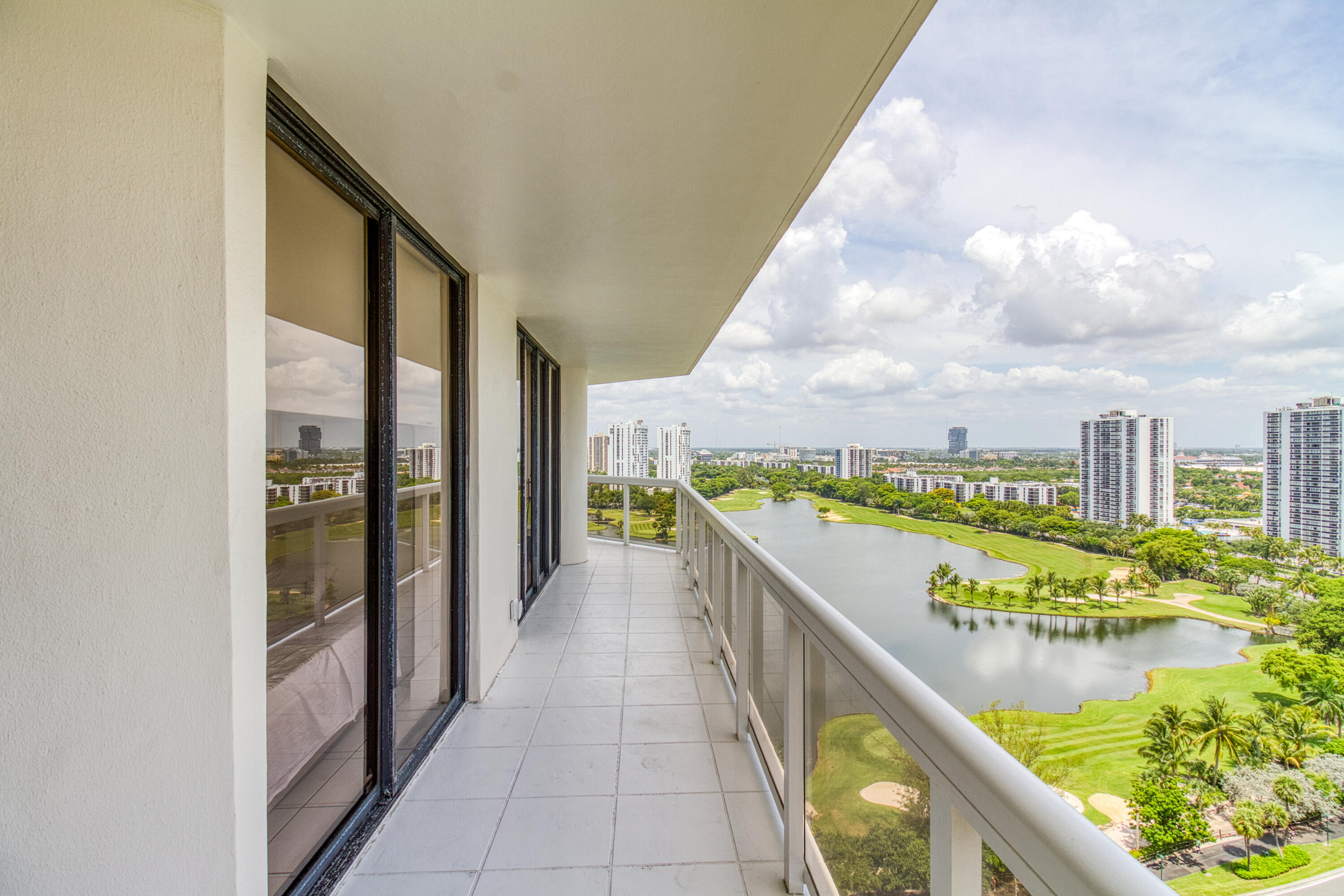 THE LANDMARK CONDO - Residential