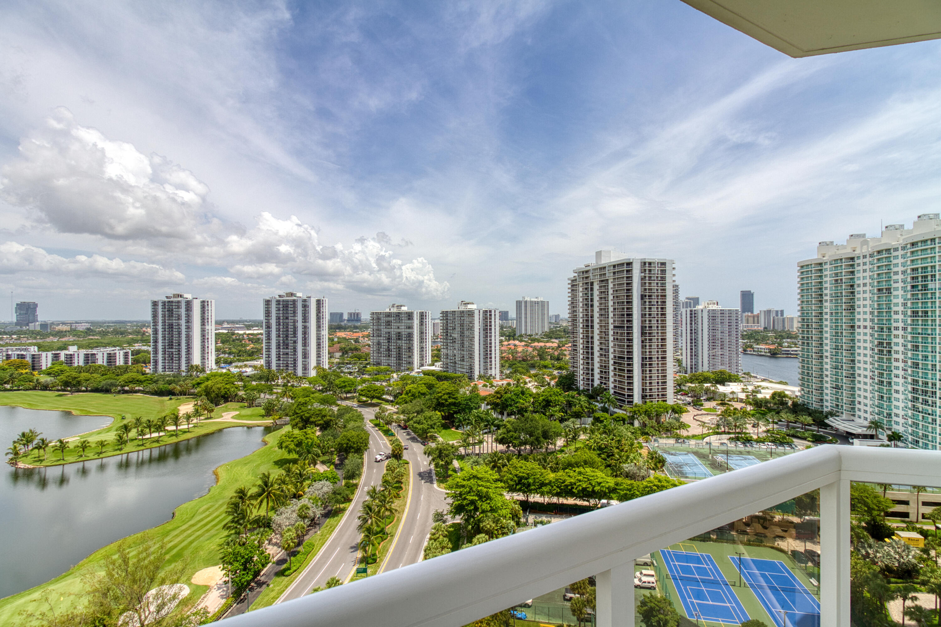 THE LANDMARK CONDO - Residential