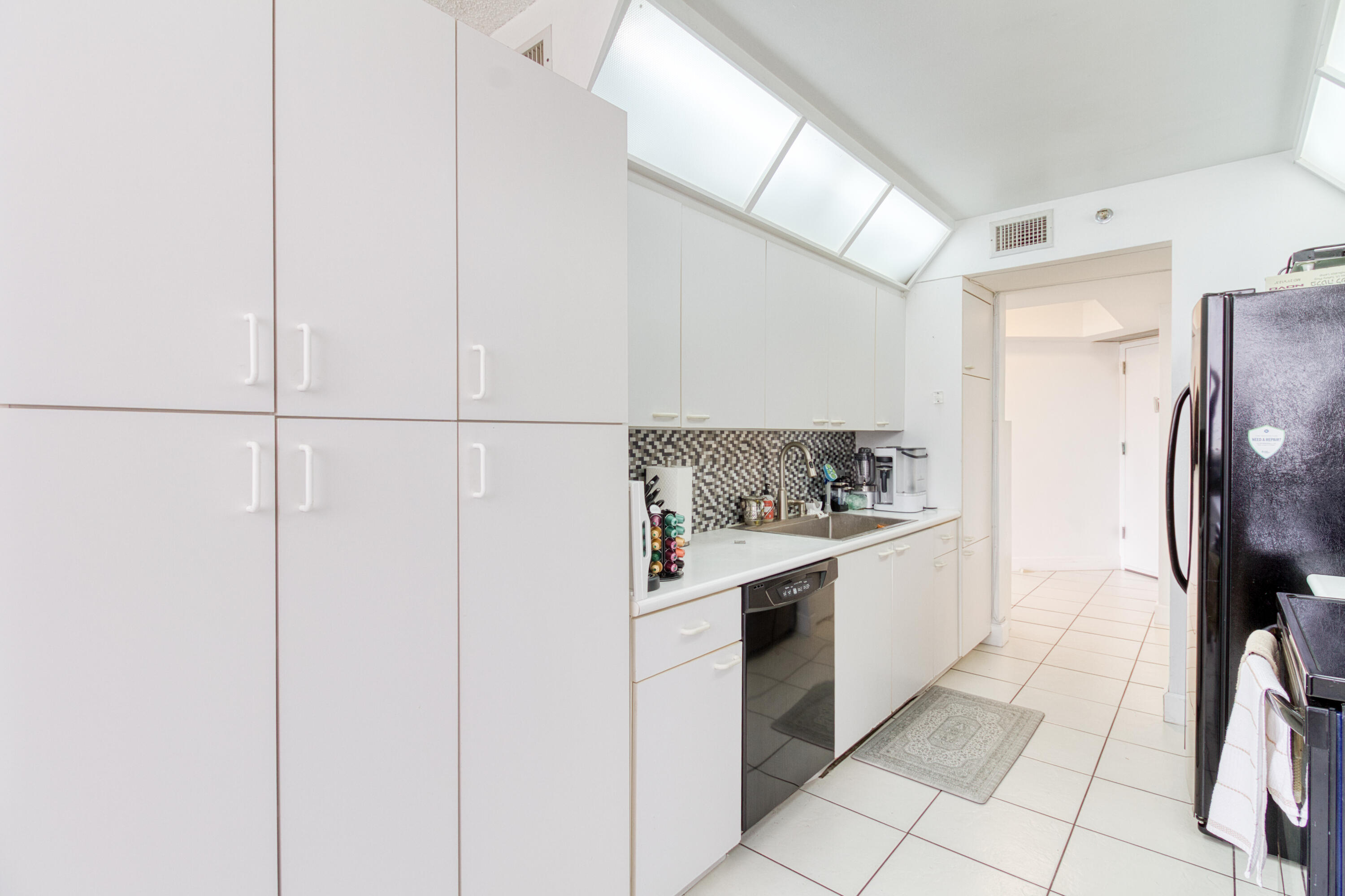 THE LANDMARK CONDO - Residential