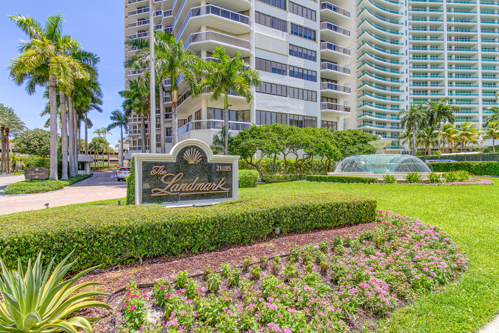 THE LANDMARK CONDO - Residential