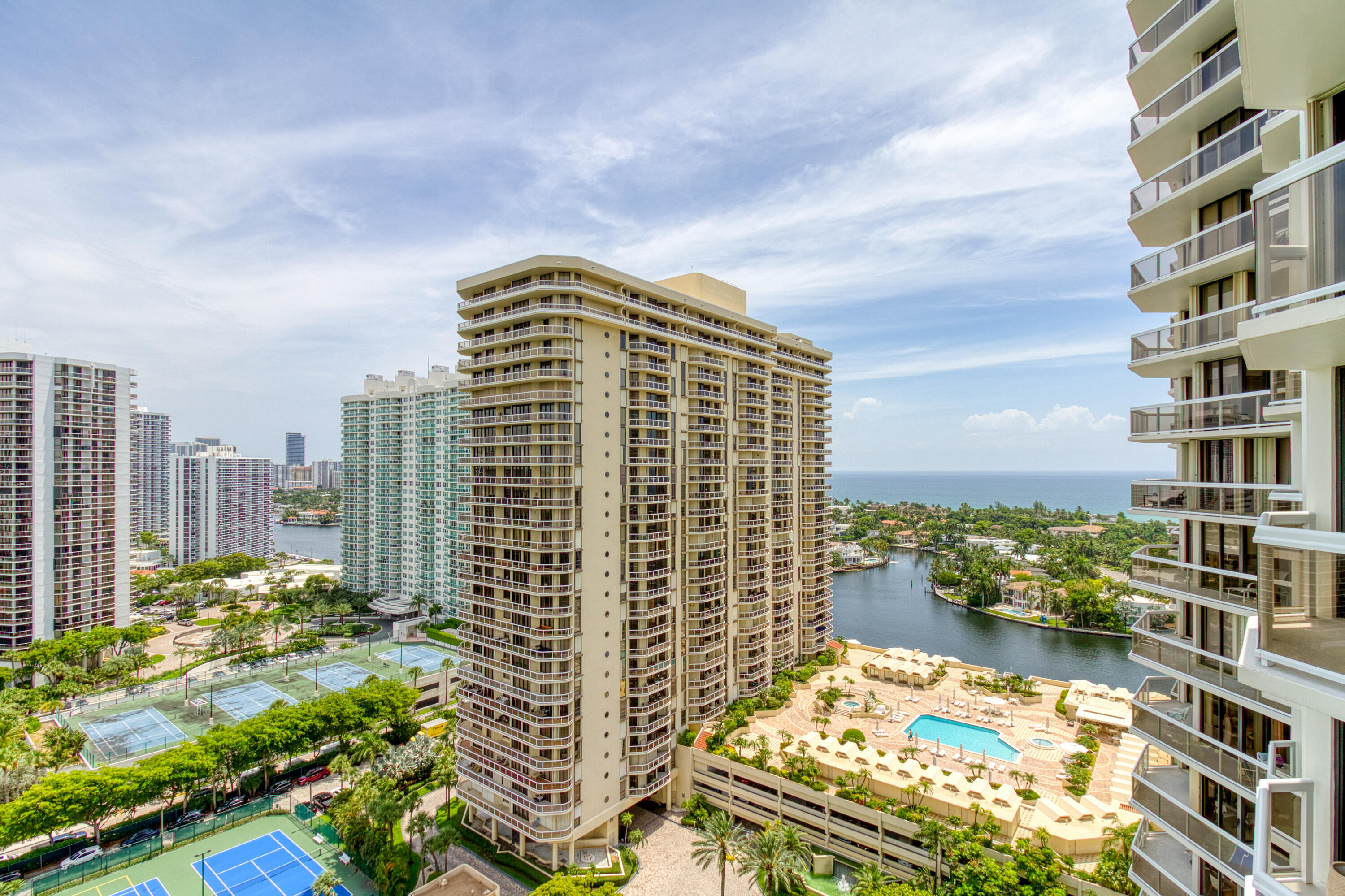 THE LANDMARK CONDO - Residential