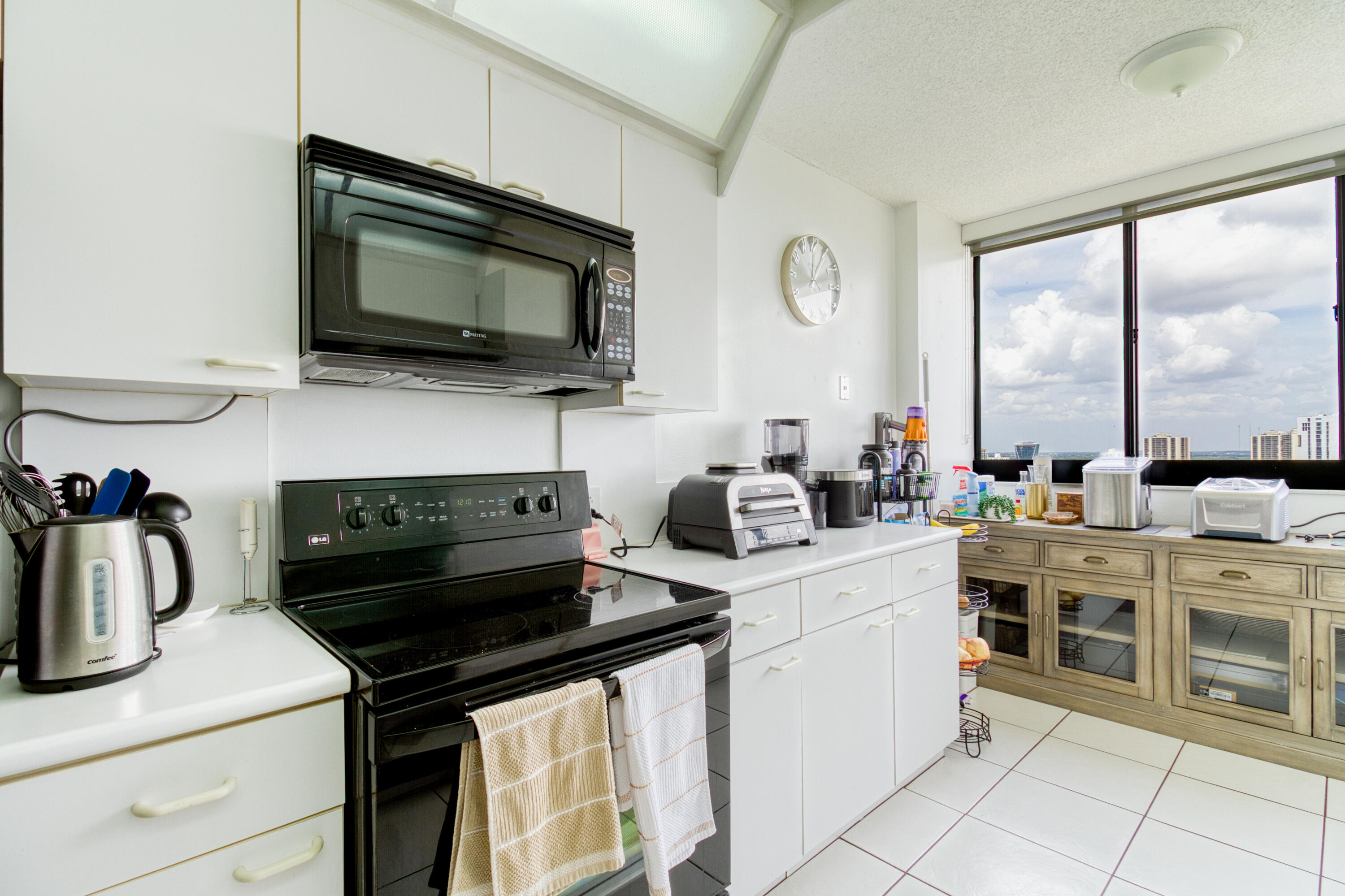 THE LANDMARK CONDO - Residential