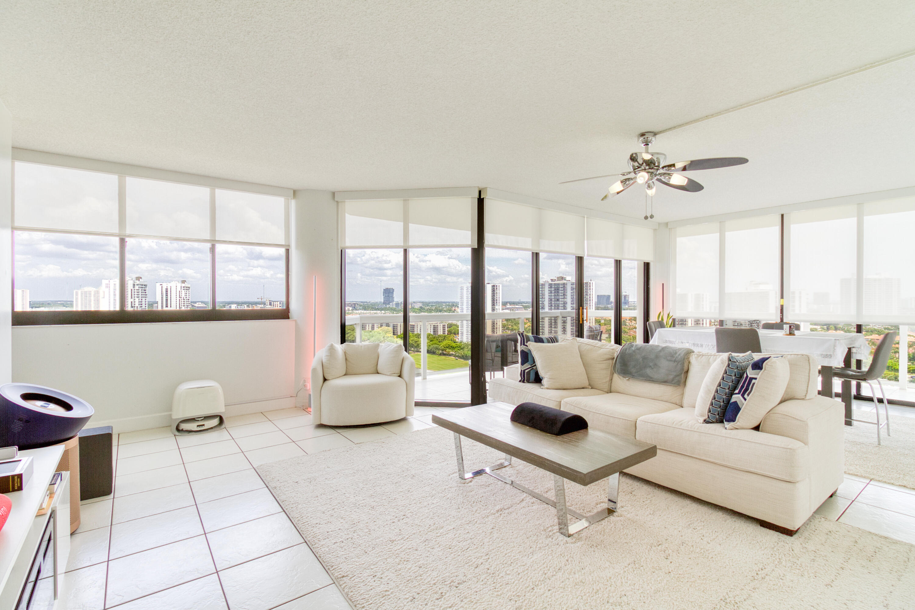 THE LANDMARK CONDO - Residential