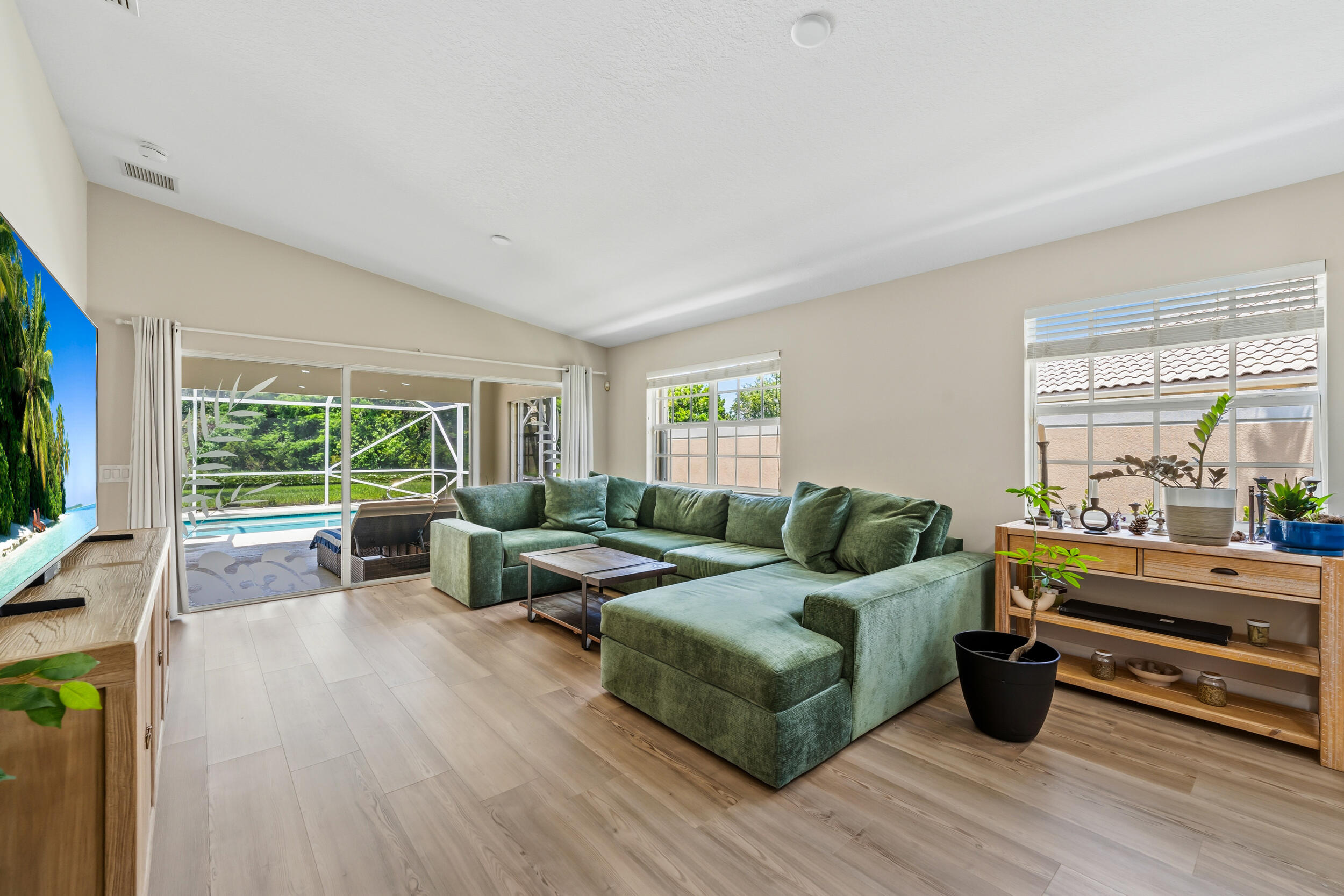 THE RETREAT - Residential
