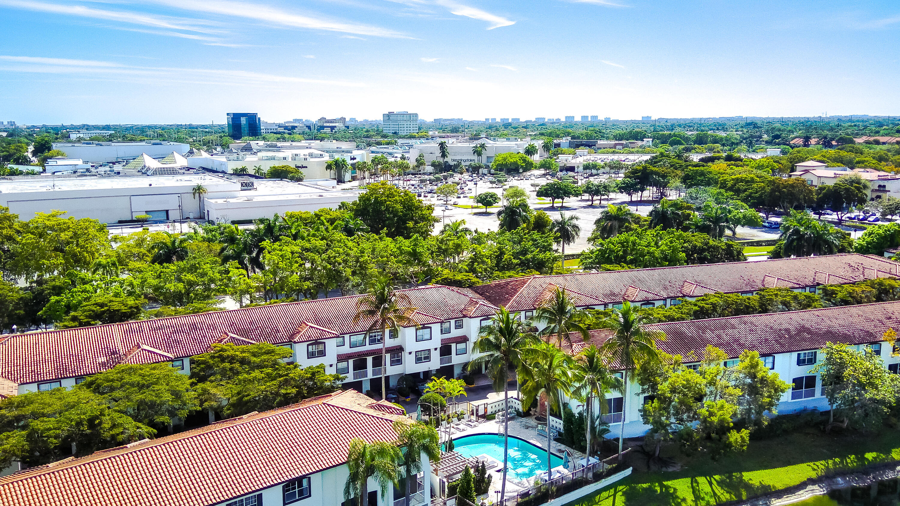 ESTADA OF LOS PASEOS - Residential Lease