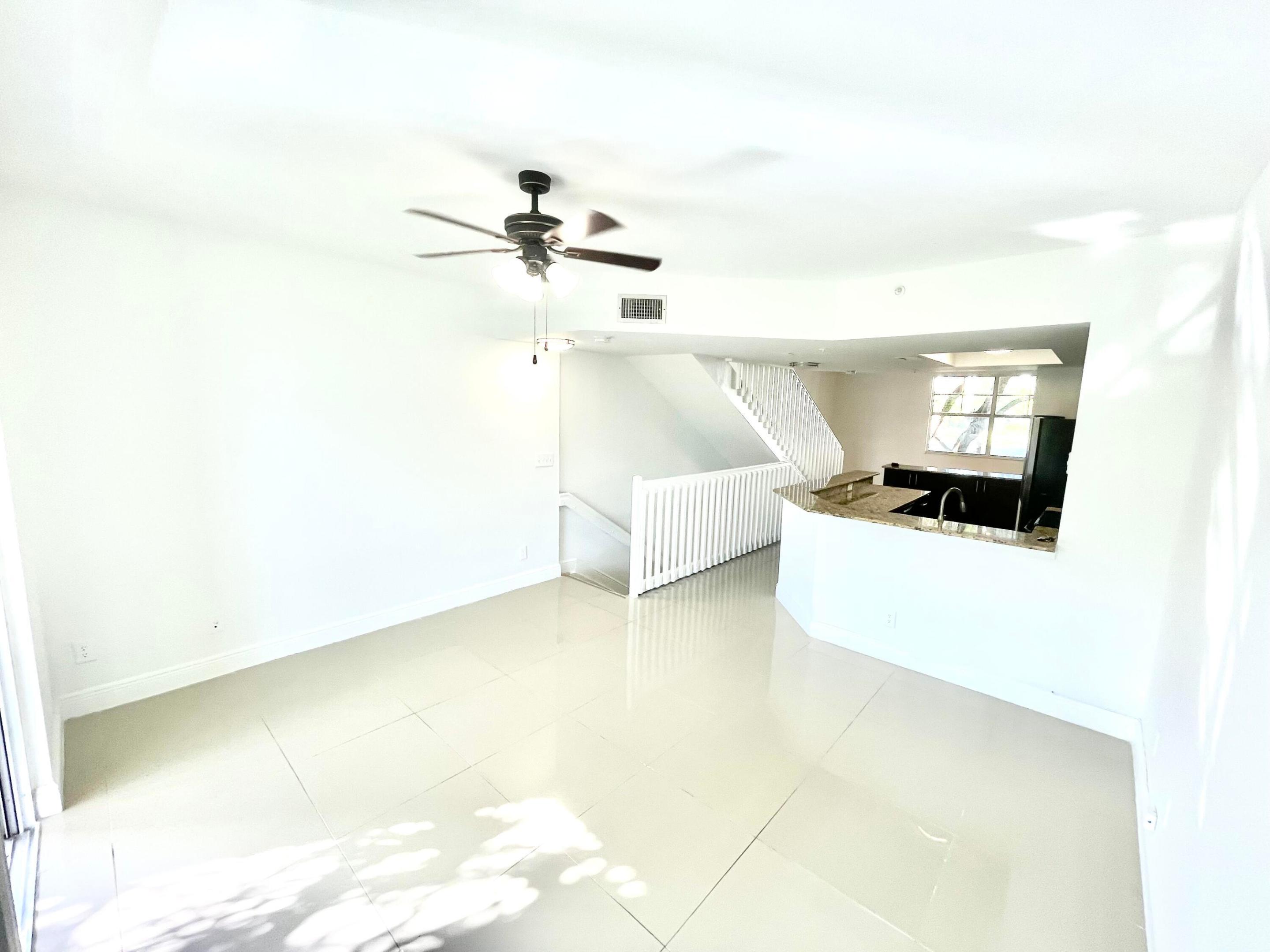 ESTADA OF LOS PASEOS - Residential Lease