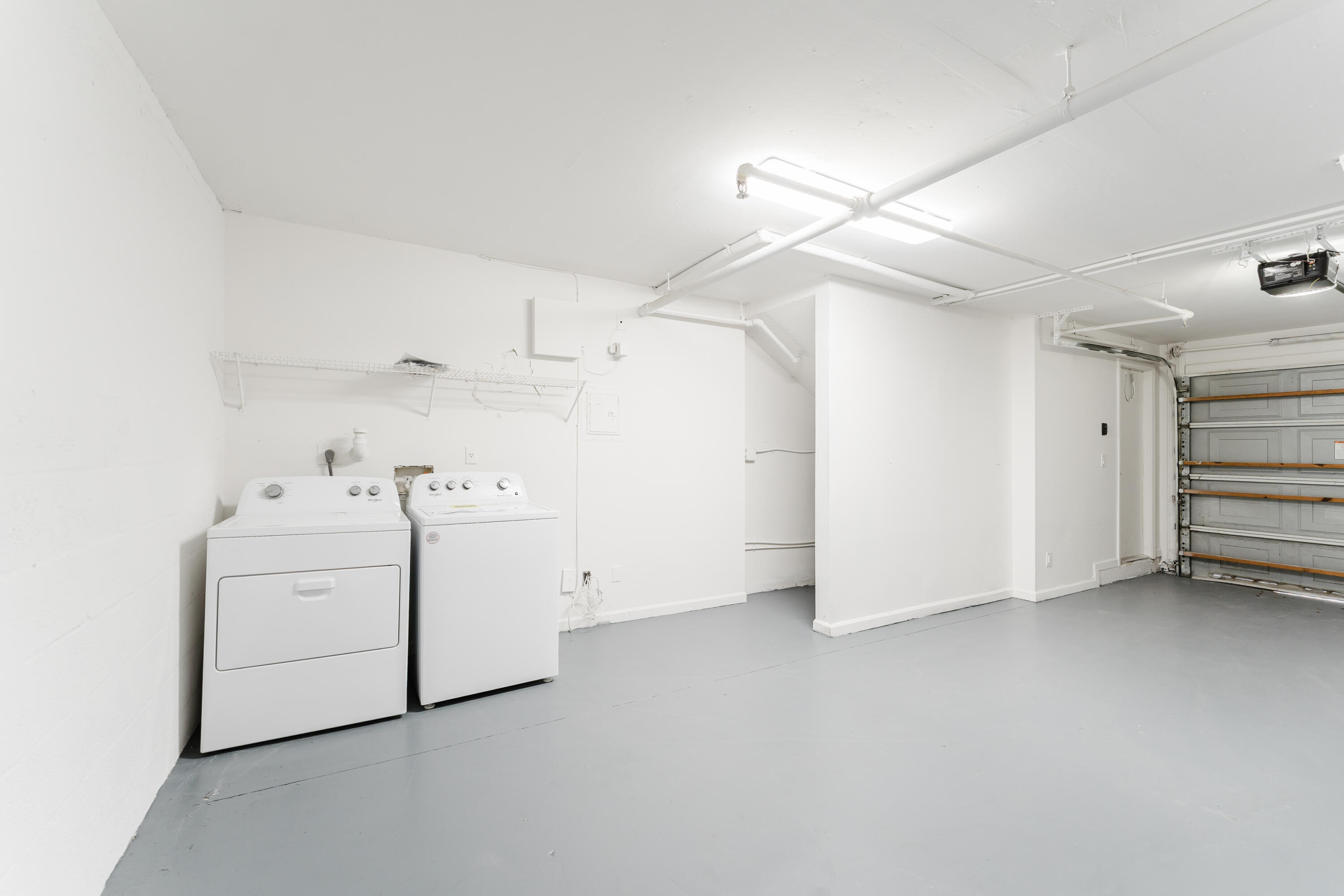 ESTADA OF LOS PASEOS - Residential Lease