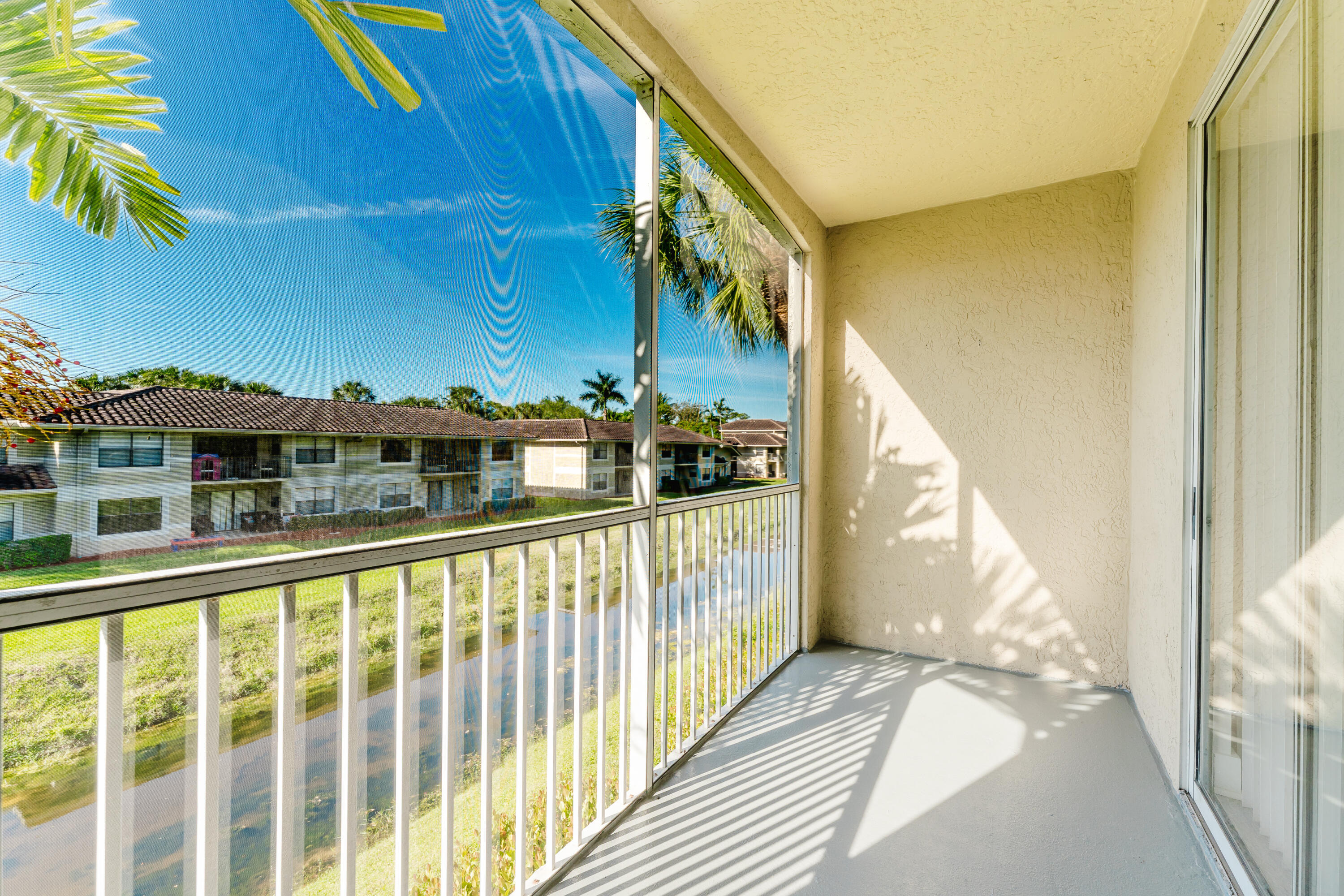ESTADA OF LOS PASEOS - Residential Lease