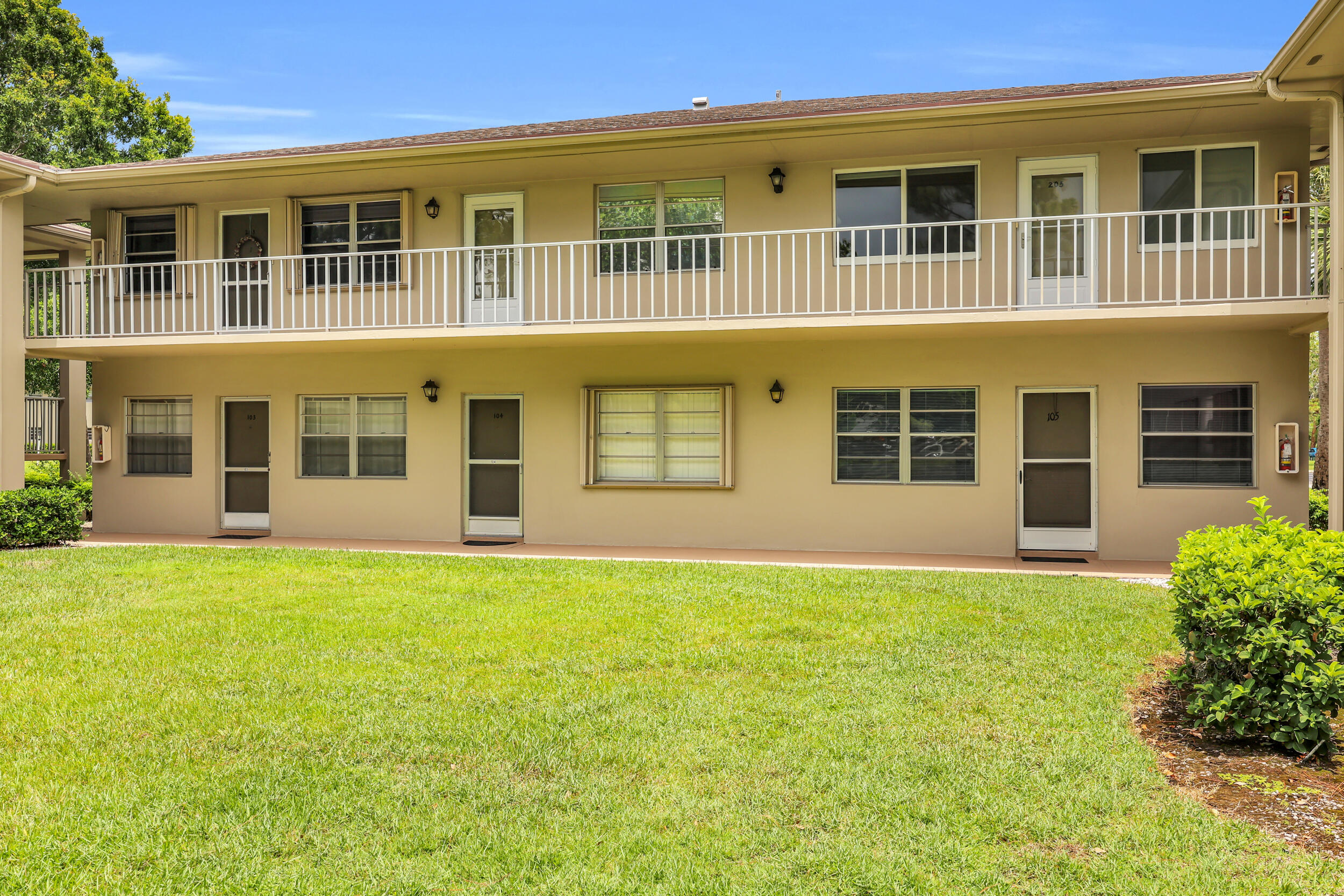 VISTA ST LUCIE BUILDINGS 9 THRU 20 - Residential Lease
