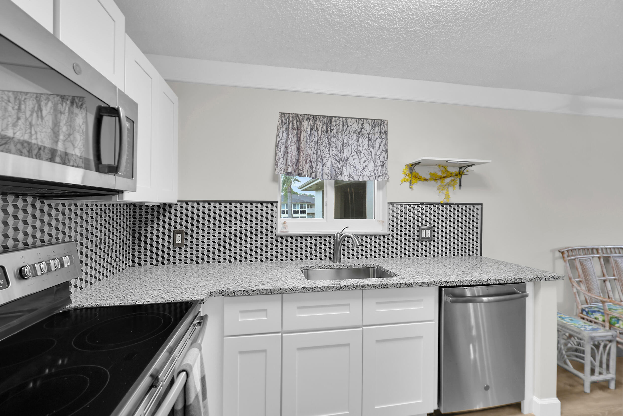 VISTA ST LUCIE BUILDINGS 9 THRU 20 - Residential Lease