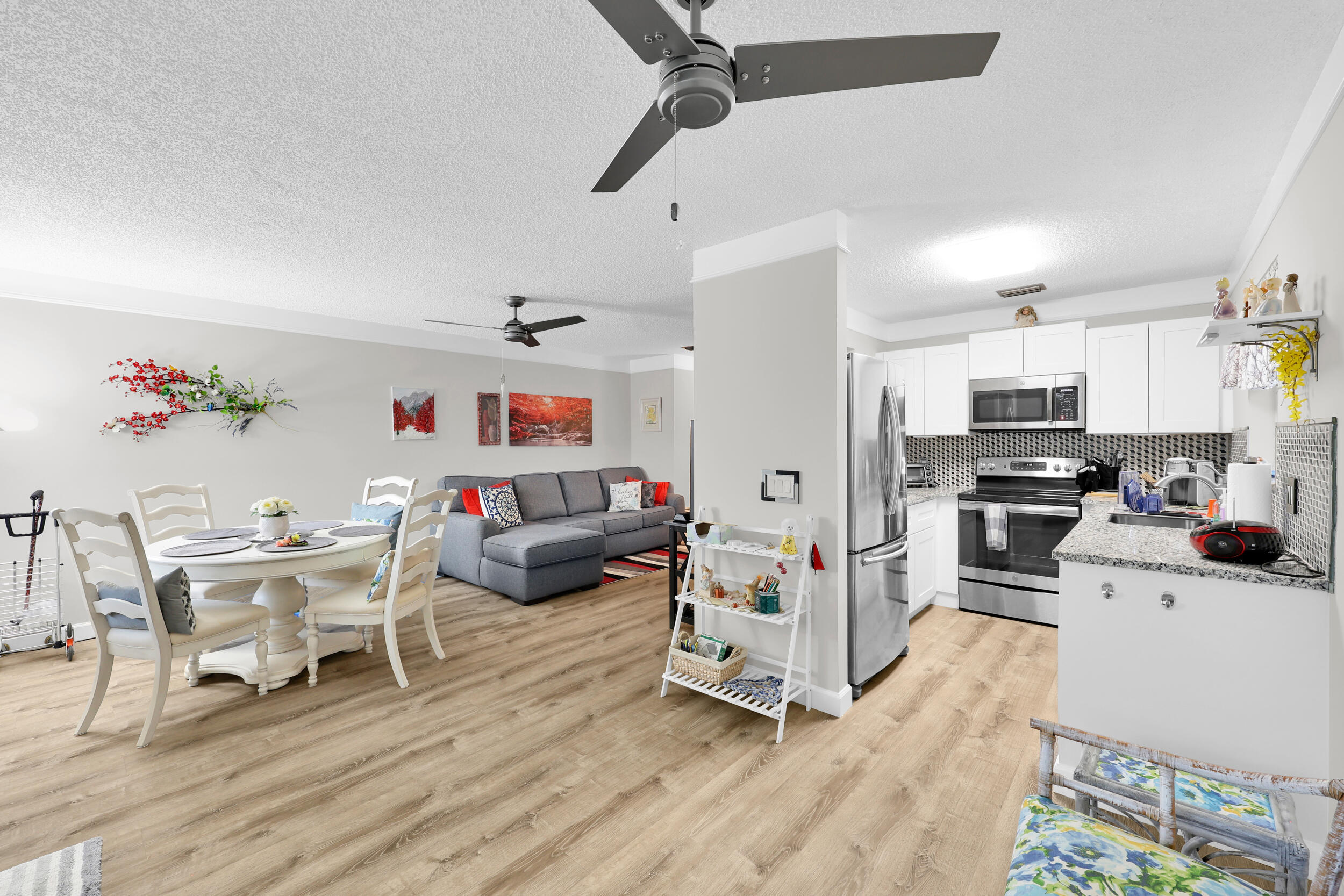 VISTA ST LUCIE BUILDINGS 9 THRU 20 - Residential Lease