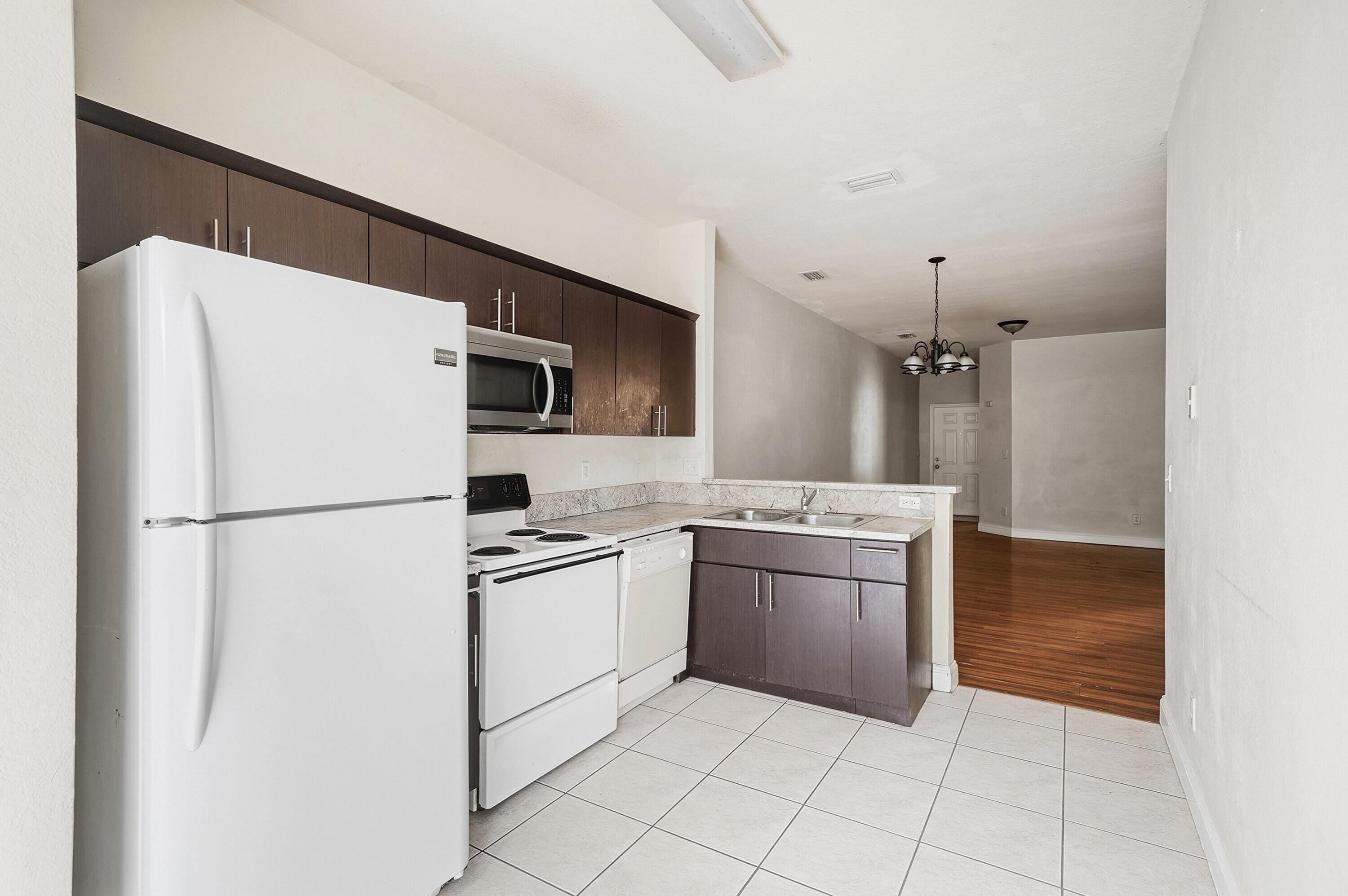 MOWRY VILLAS - Residential