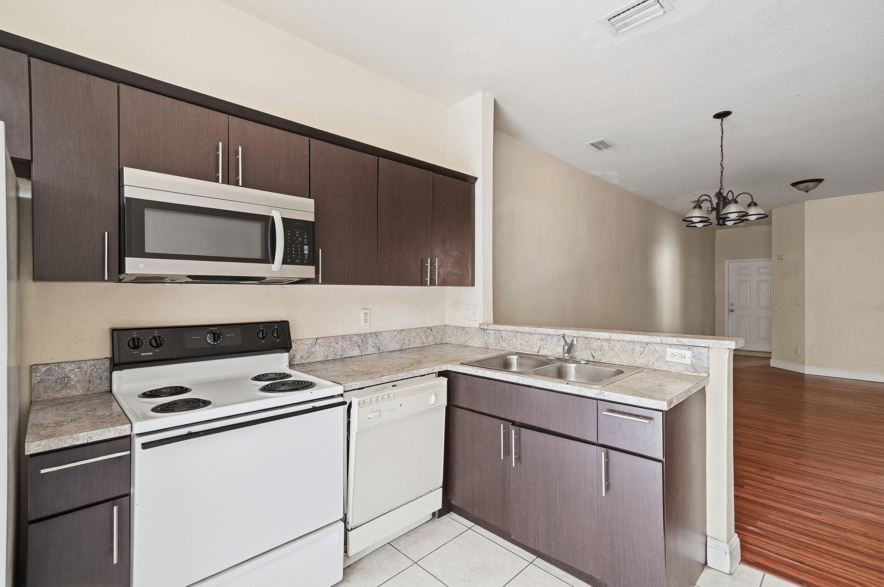 MOWRY VILLAS - Residential