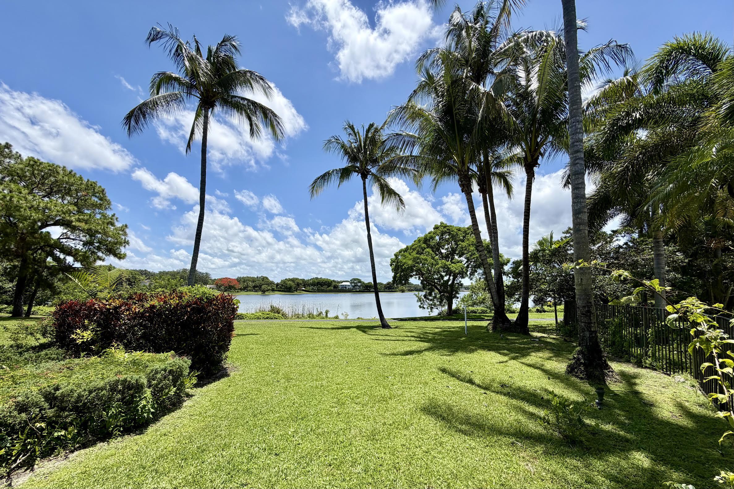 LE LAC - Residential