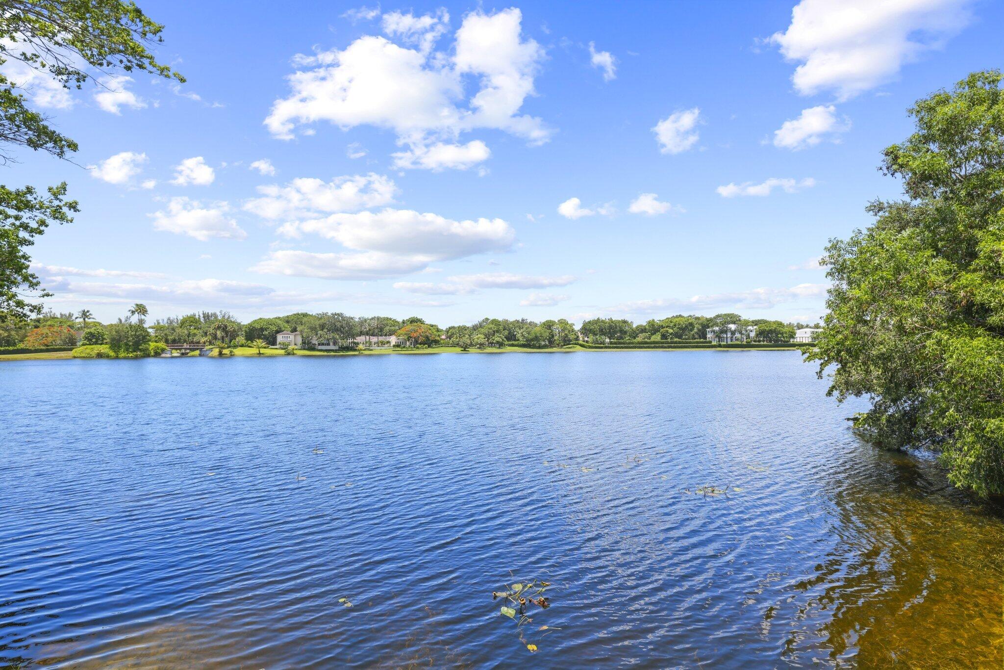 LE LAC - Residential