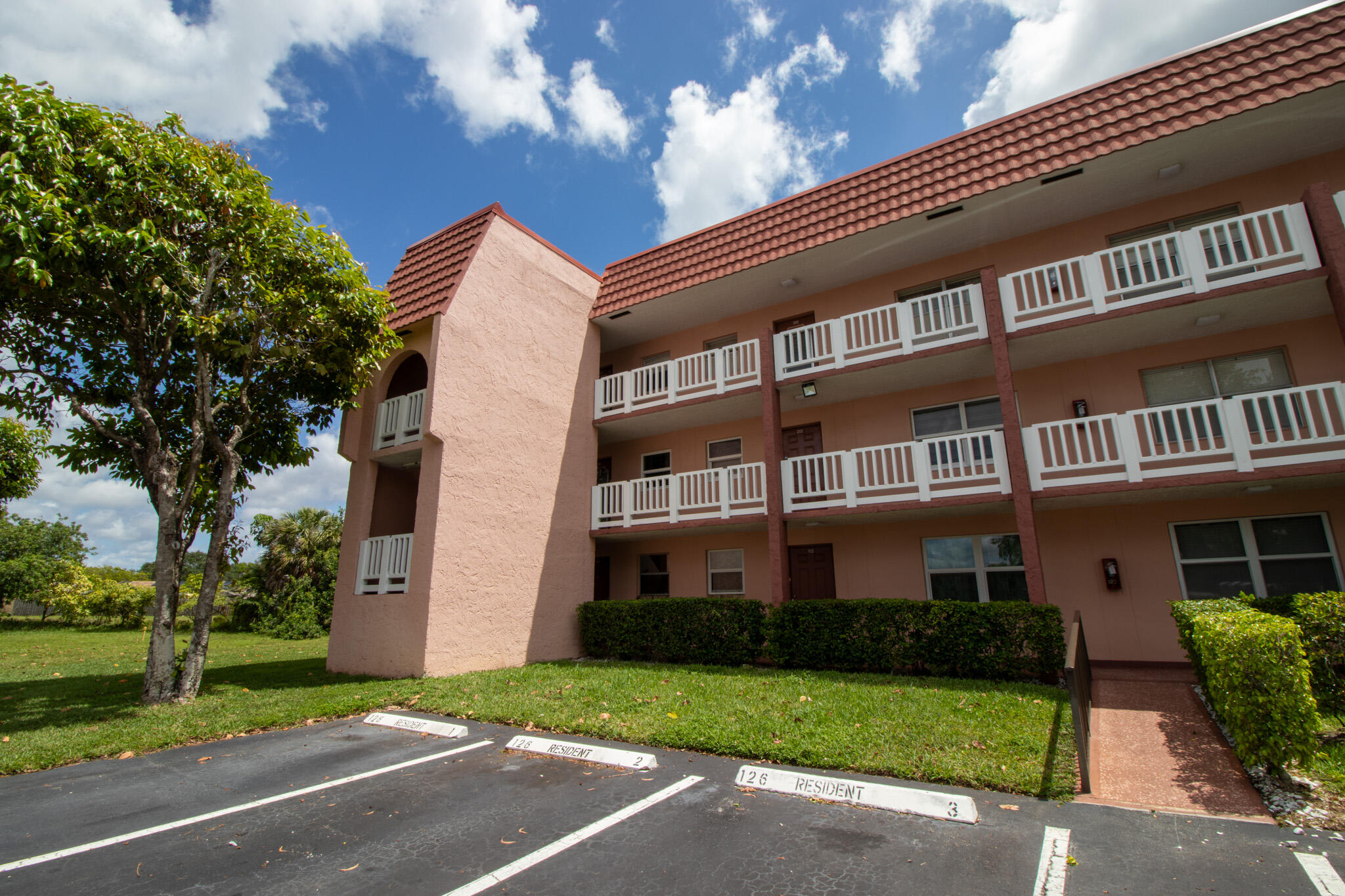 SUNRISE LAKES 126 CONDO - Residential