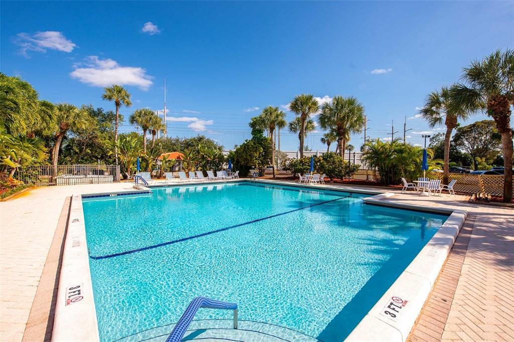 INVERWOOD CONDO - Residential Lease