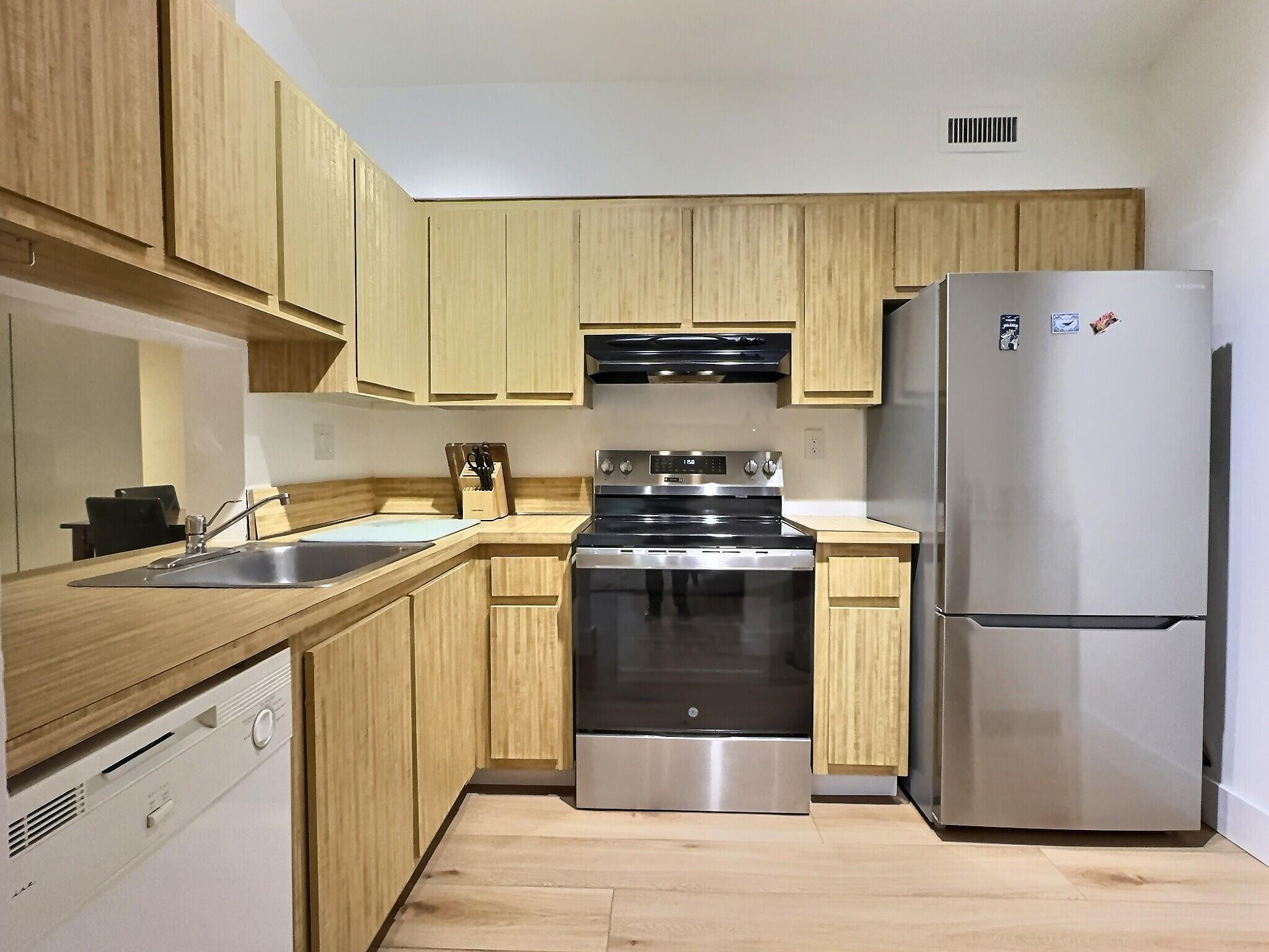OAKLAND FOREST CLUB CONDO - Residential