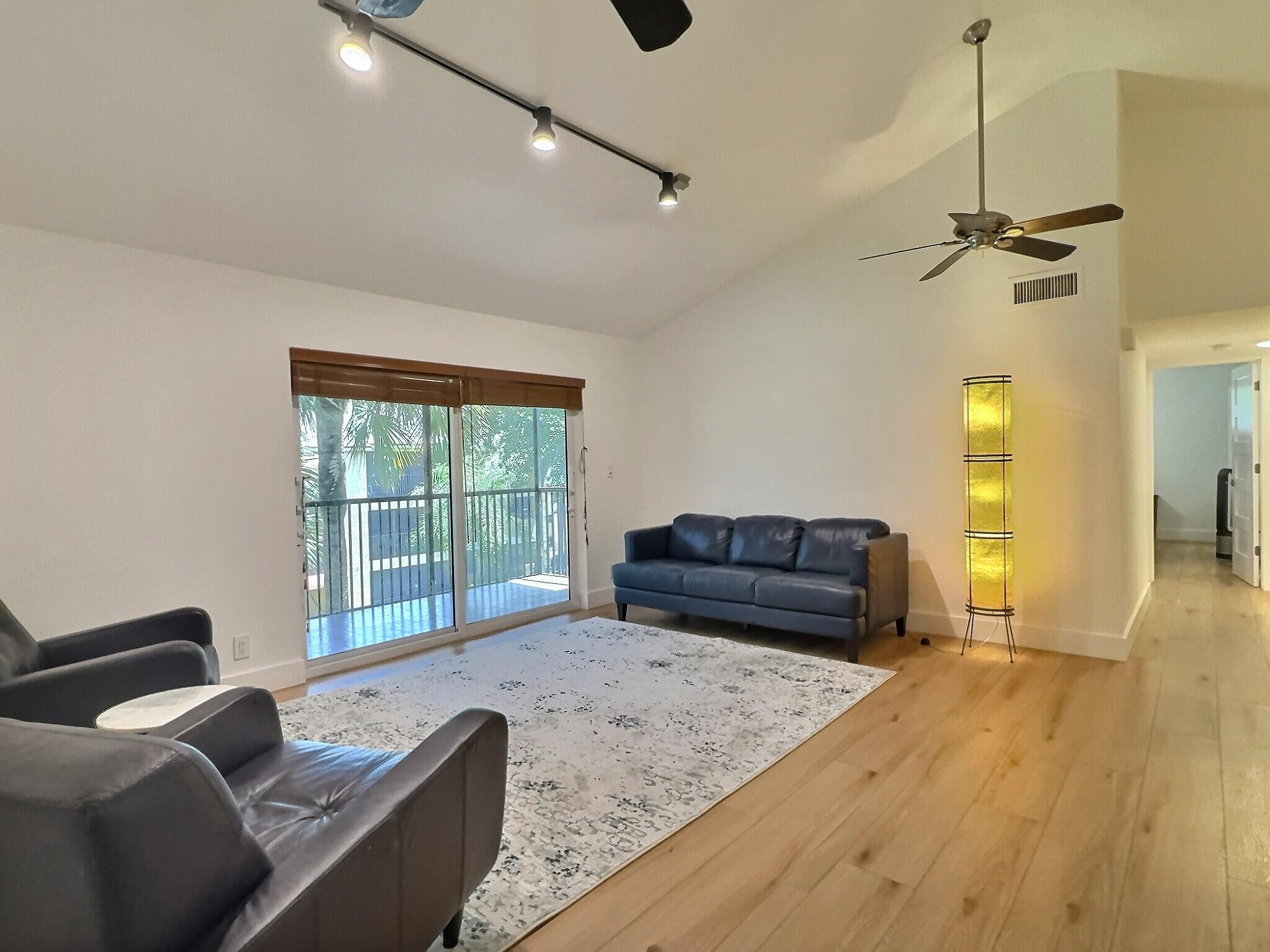 OAKLAND FOREST CLUB CONDO - Residential