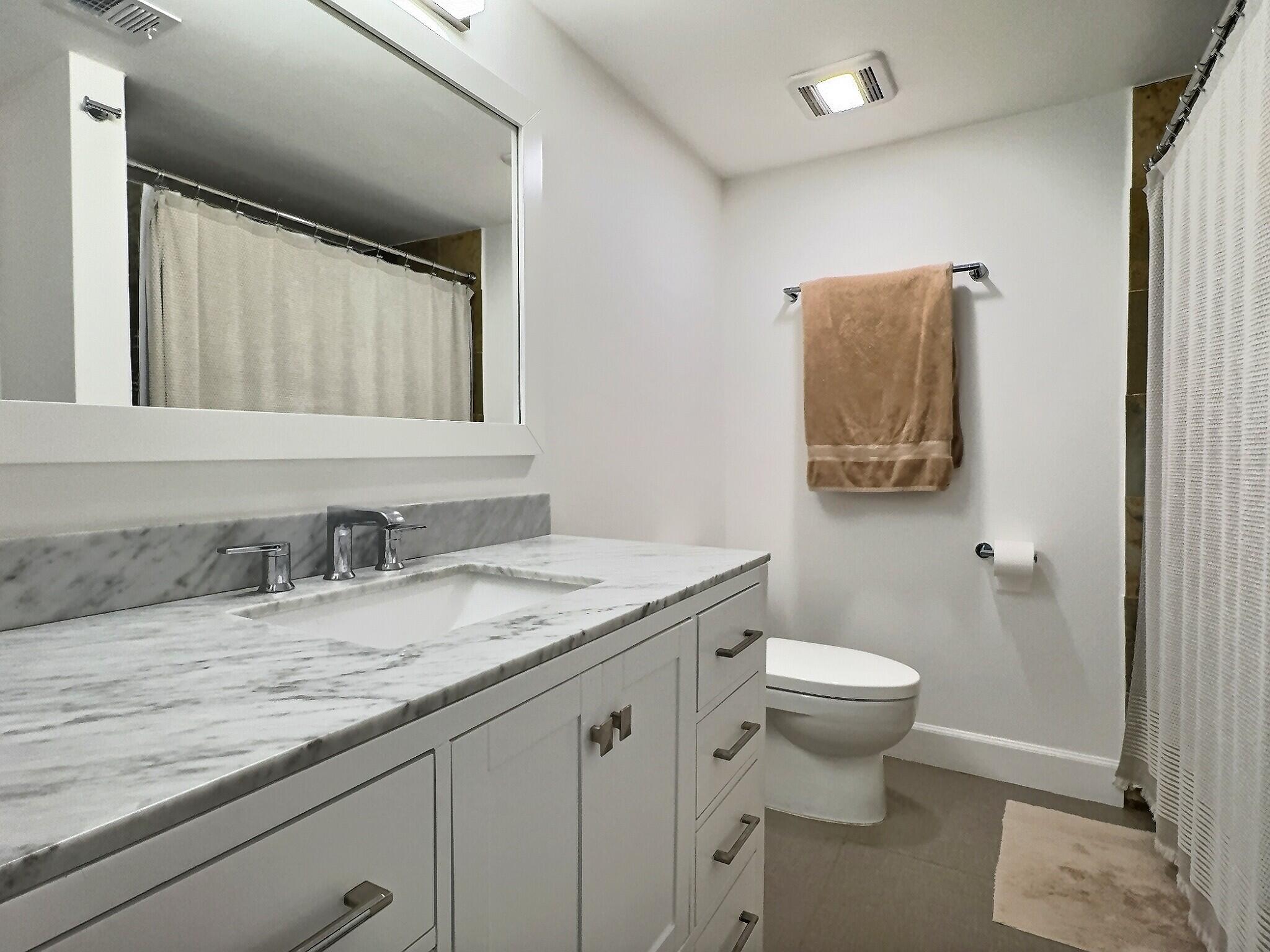 OAKLAND FOREST CLUB CONDO - Residential