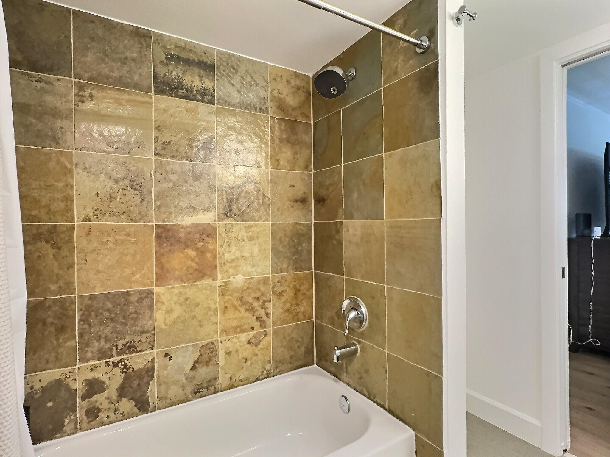 OAKLAND FOREST CLUB CONDO - Residential