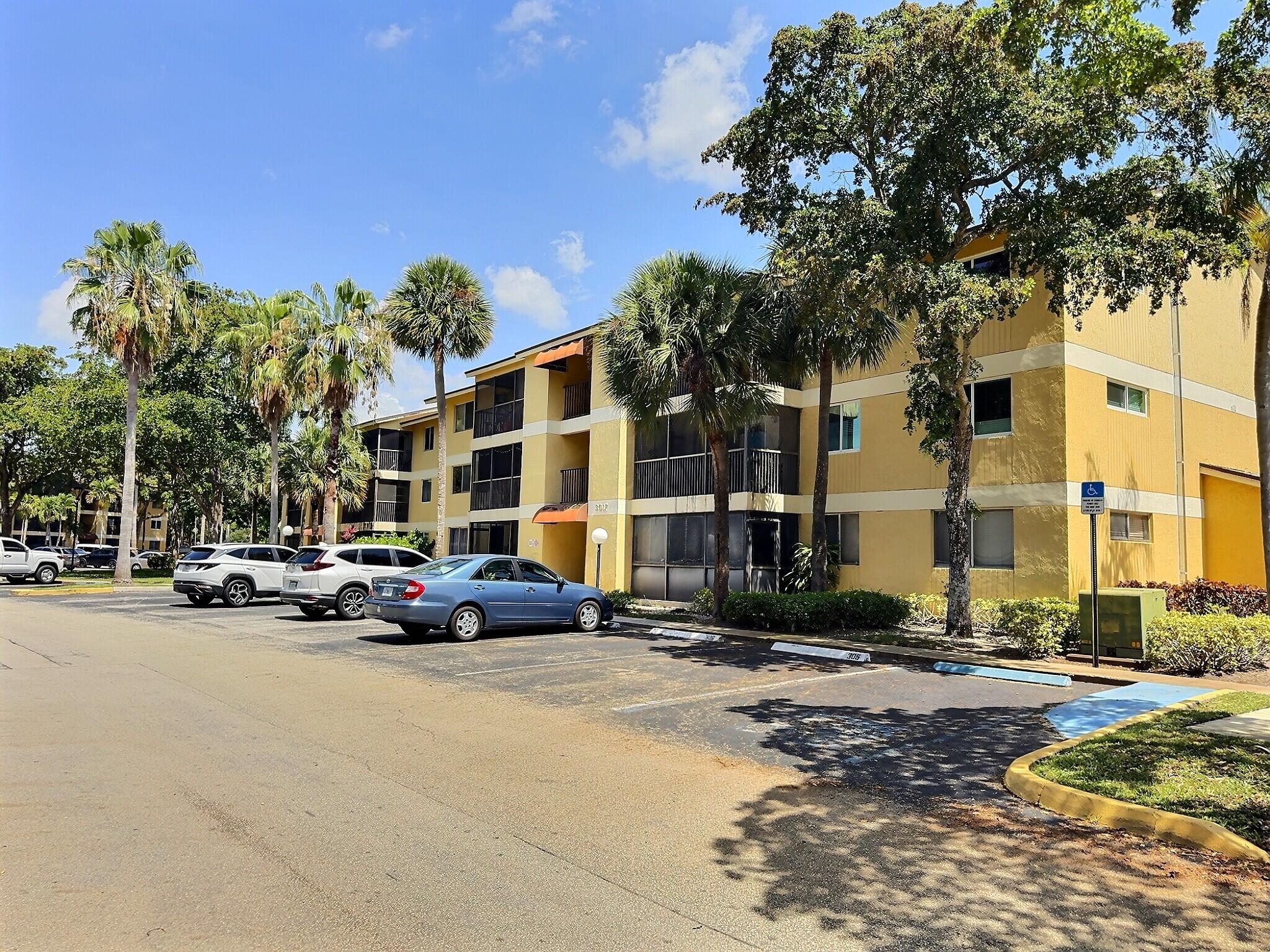 OAKLAND FOREST CLUB CONDO - Residential