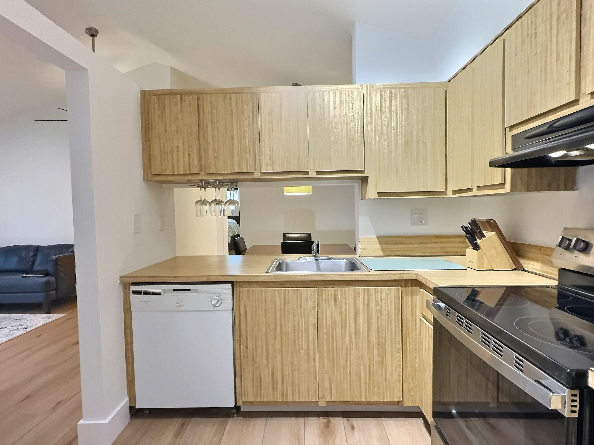 OAKLAND FOREST CLUB CONDO - Residential