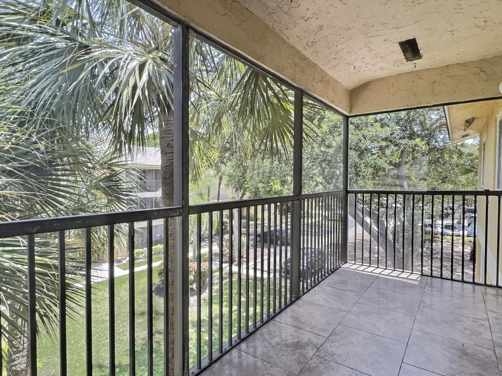 OAKLAND FOREST CLUB CONDO - Residential