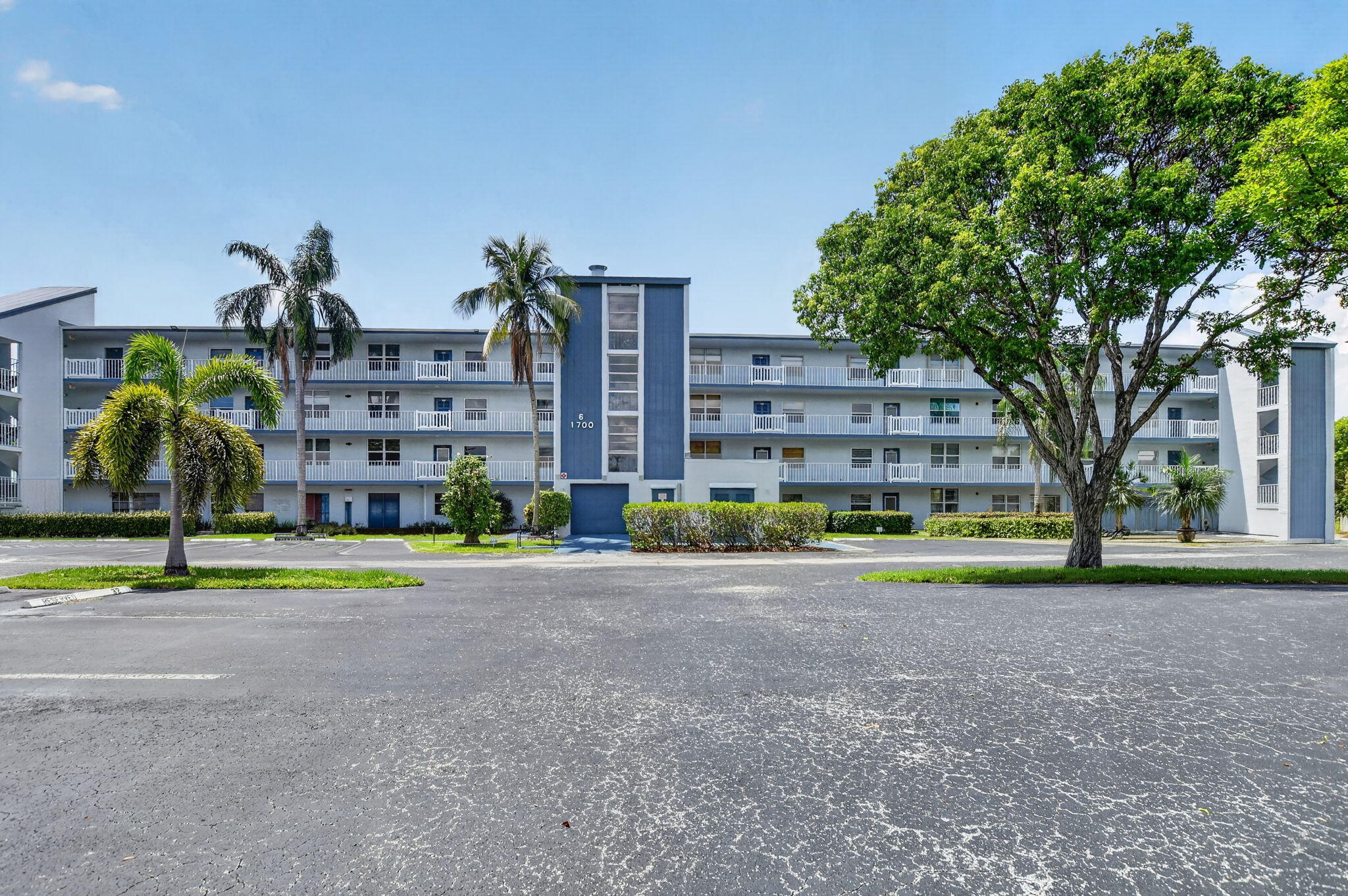 6 OF PALM SPRINGS 2 CONDO - Residential