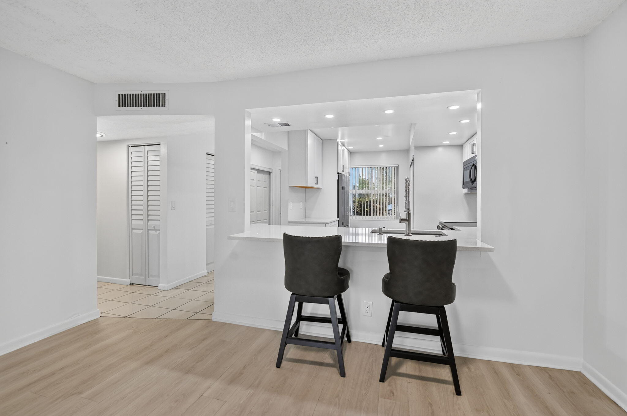 6 OF PALM SPRINGS 2 CONDO - Residential