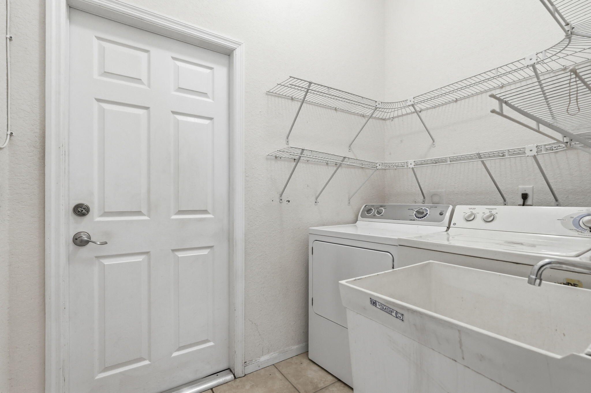 BRIGER PARS B, E AND F - Residential
