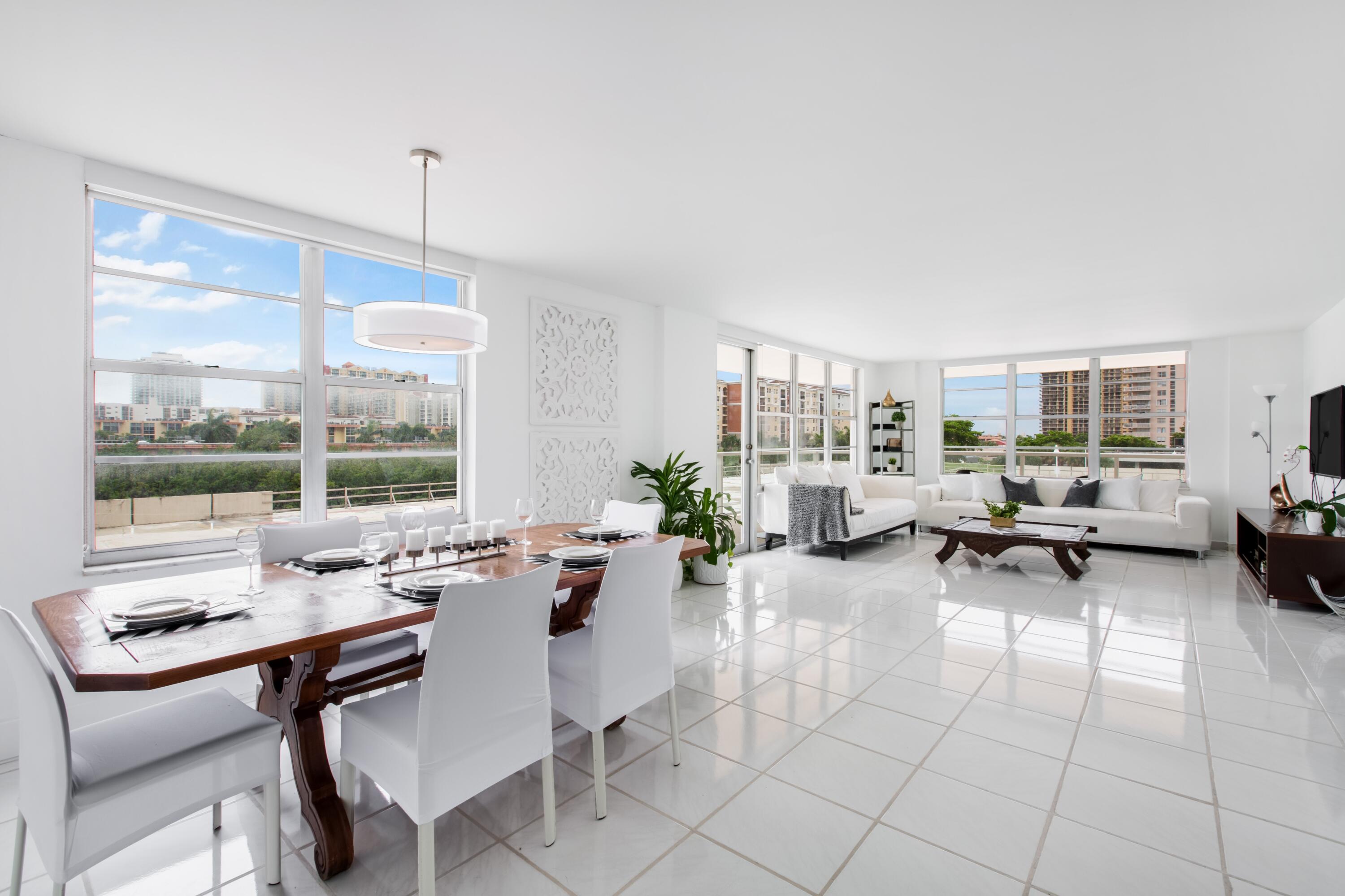 WINSTON TOWER 300 CONDO - Residential