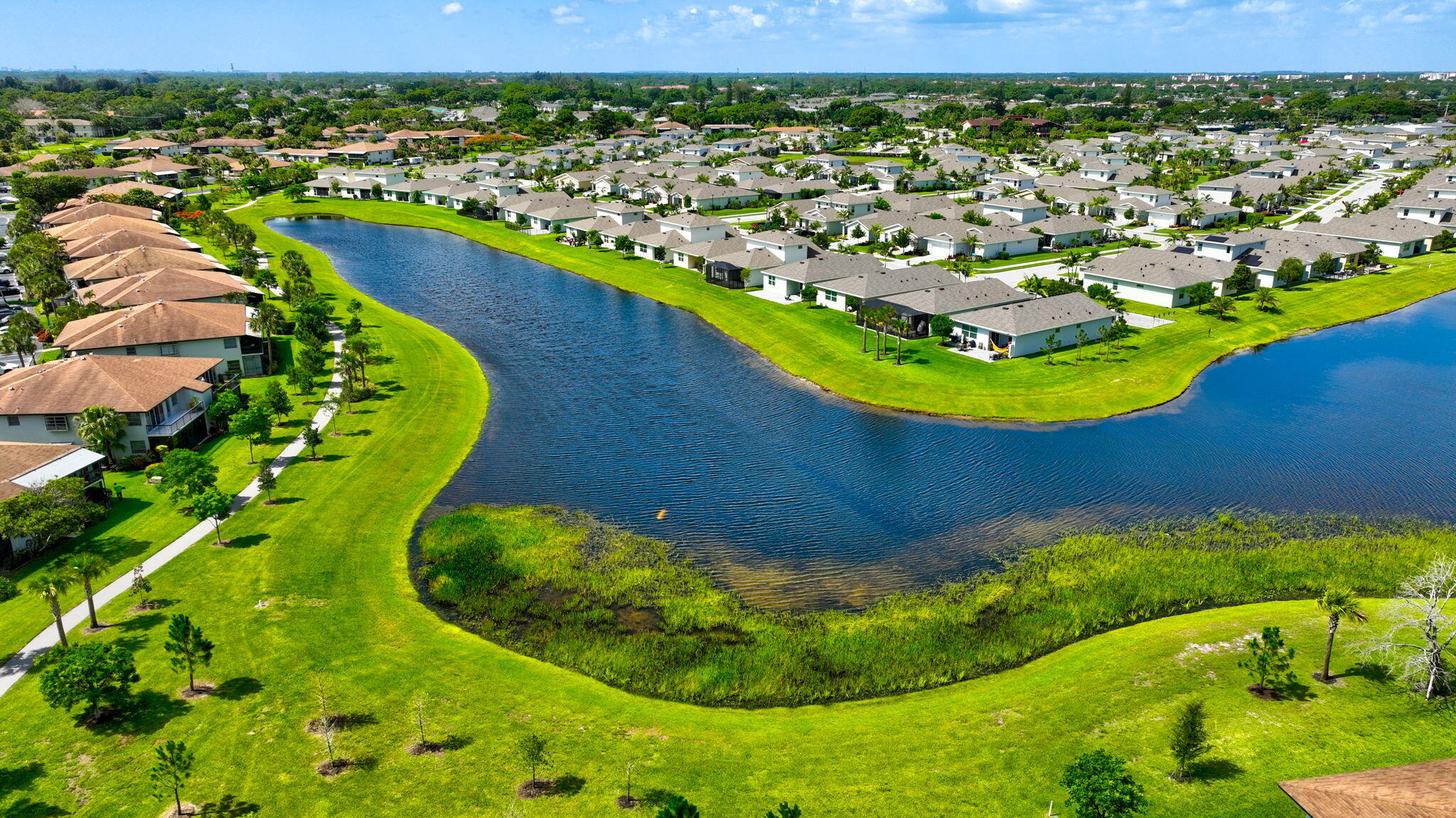 PALM GREENS AT VILLA DEL RAY CONDO - Residential