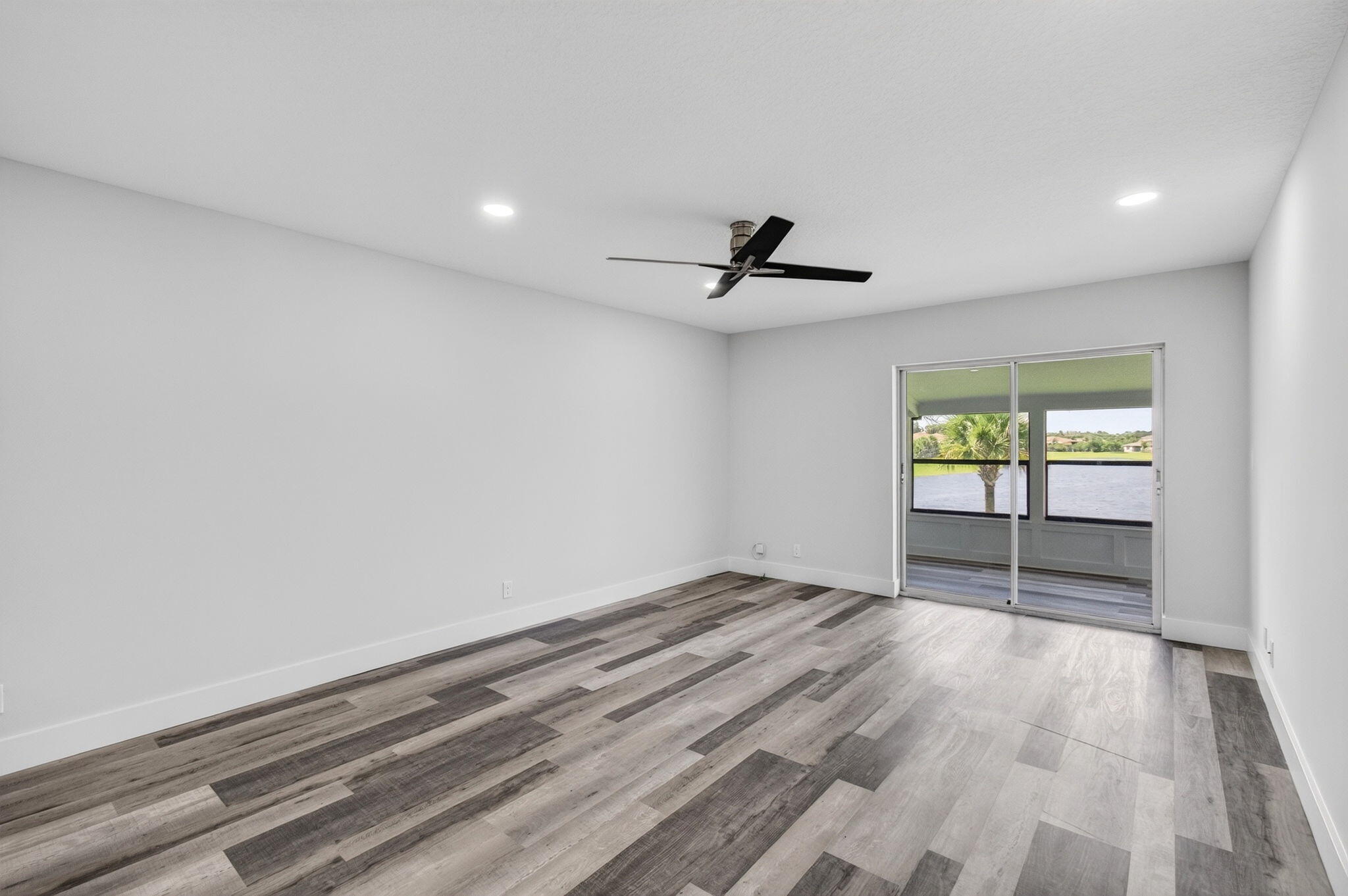 PALM GREENS AT VILLA DEL RAY CONDO - Residential