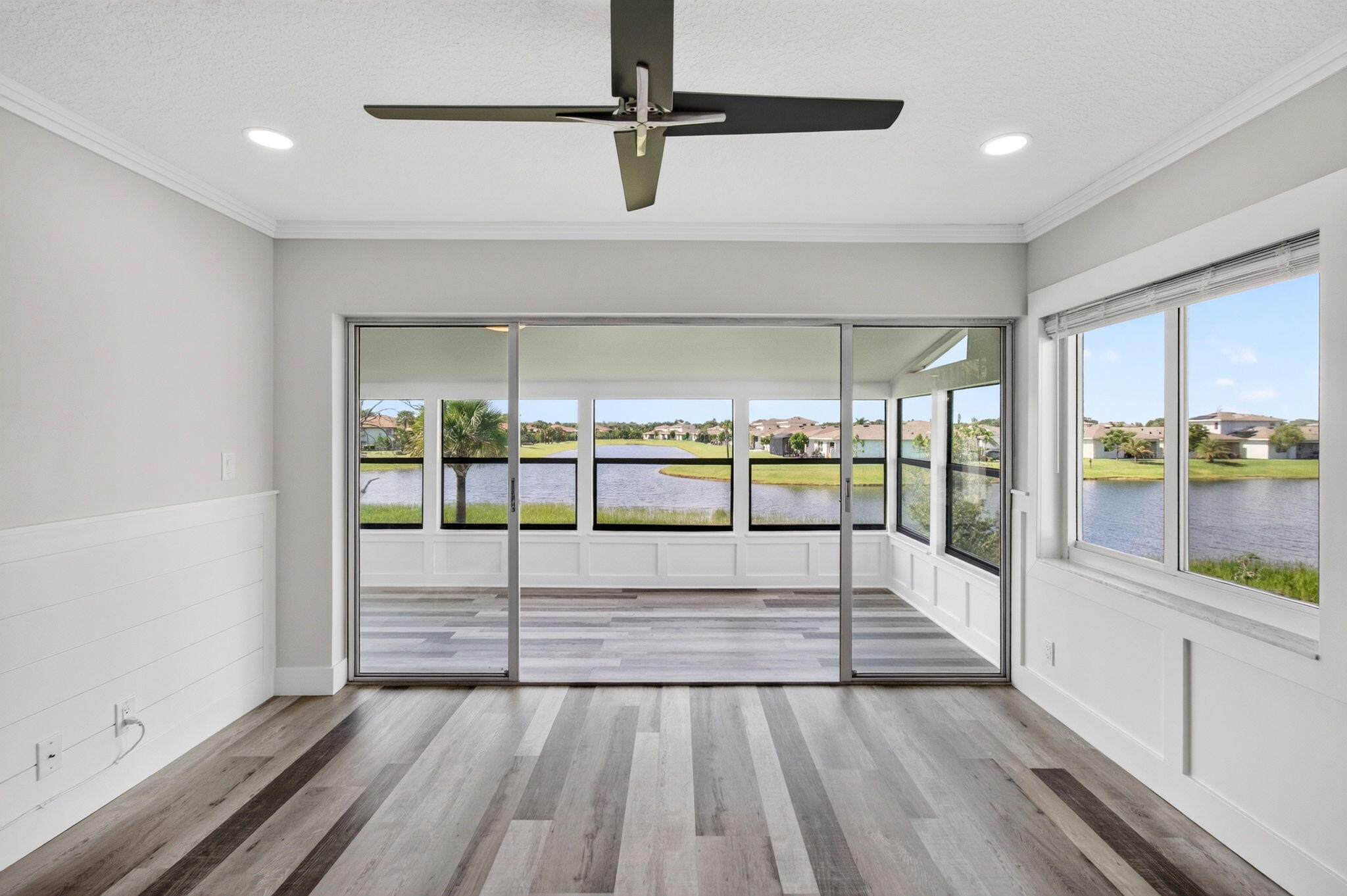 PALM GREENS AT VILLA DEL RAY CONDO - Residential