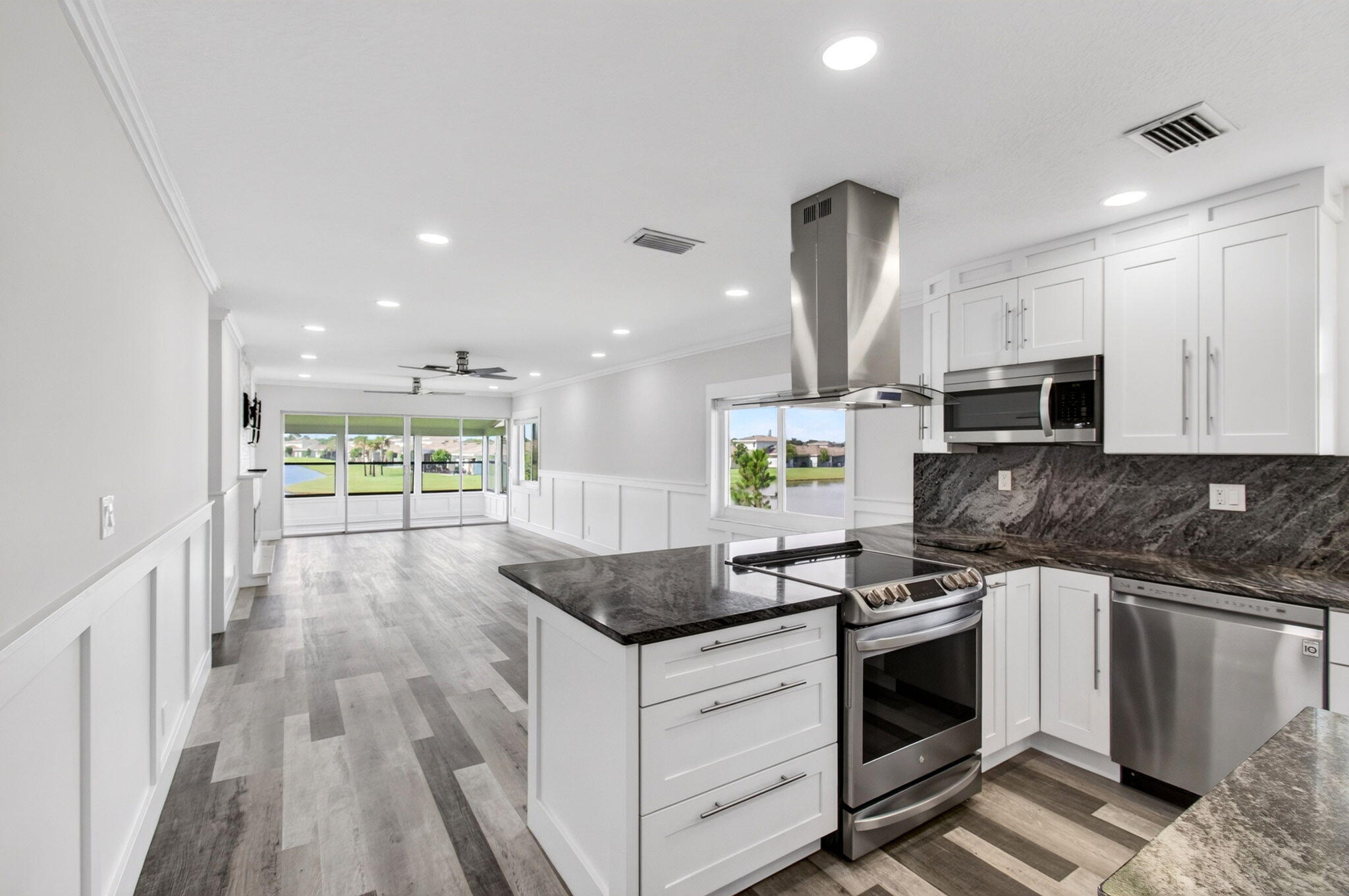 PALM GREENS AT VILLA DEL RAY CONDO - Residential