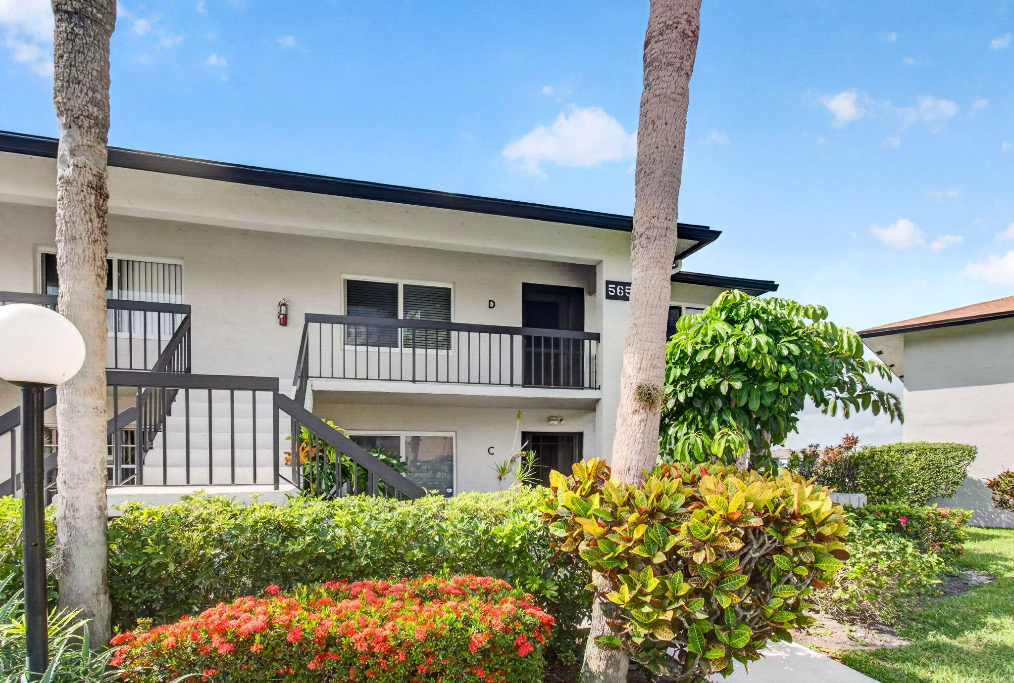 PALM GREENS AT VILLA DEL RAY CONDO - Residential
