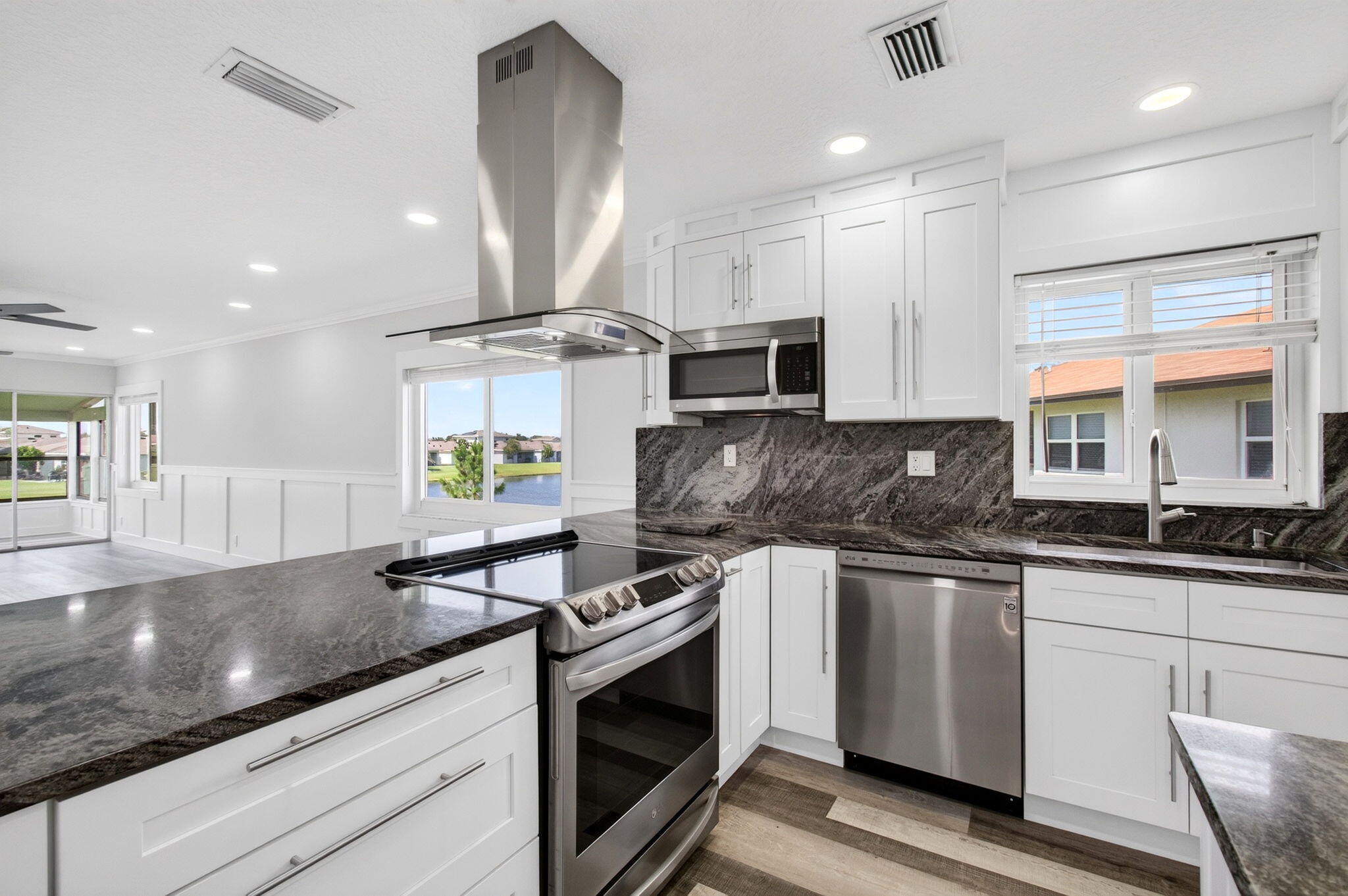 PALM GREENS AT VILLA DEL RAY CONDO - Residential