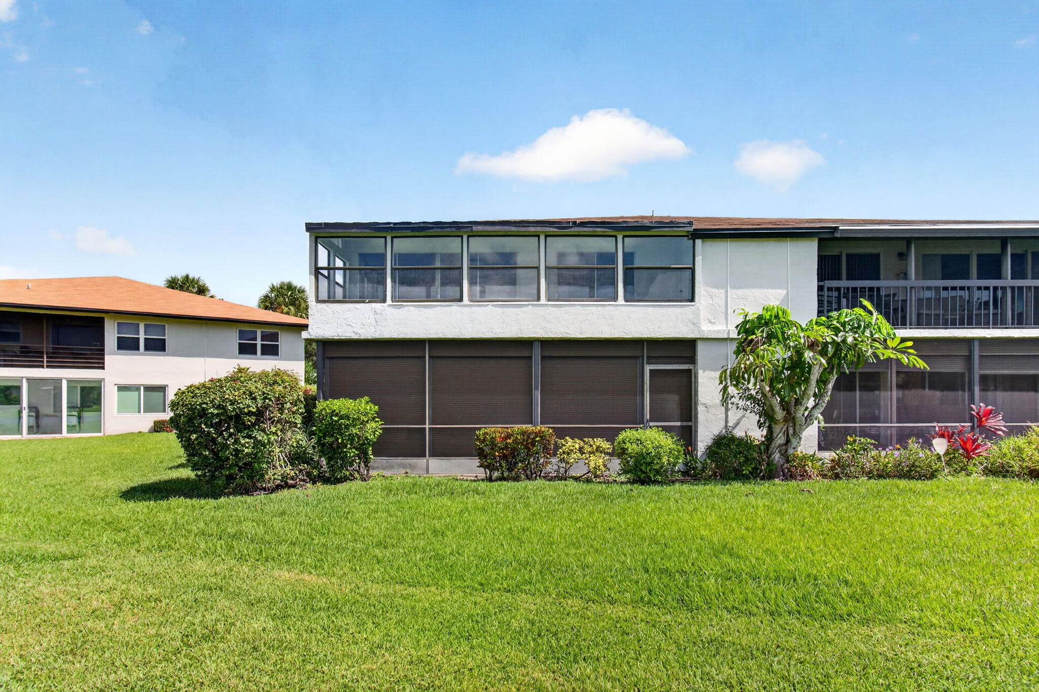 PALM GREENS AT VILLA DEL RAY CONDO - Residential