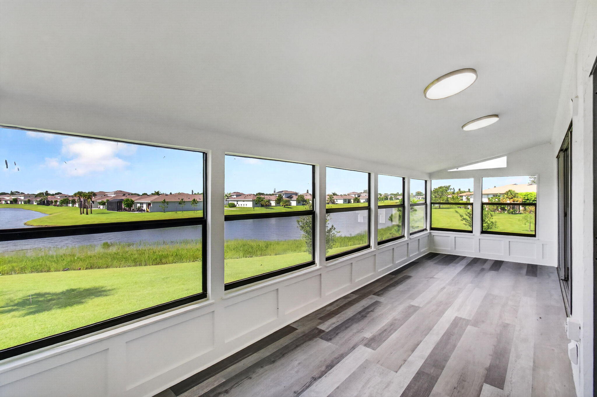 PALM GREENS AT VILLA DEL RAY CONDO - Residential