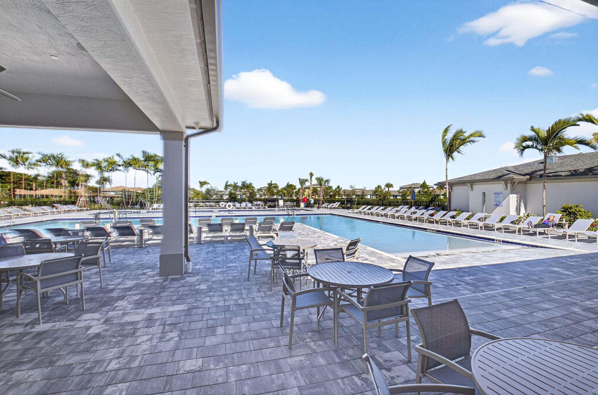 PALM GREENS AT VILLA DEL RAY CONDO - Residential