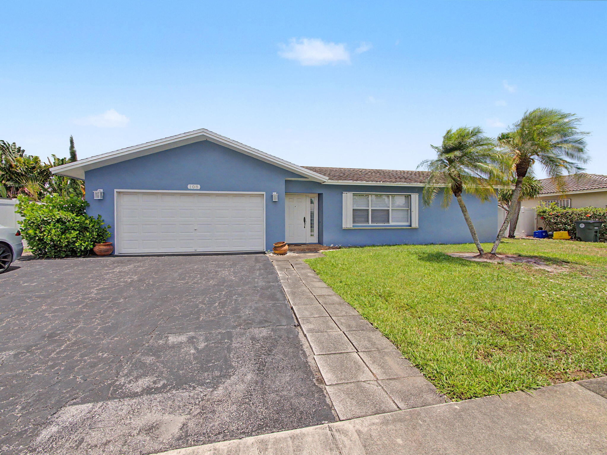 UNIVERSITY PARK COUNTRY CLUB ESTATES - Residential